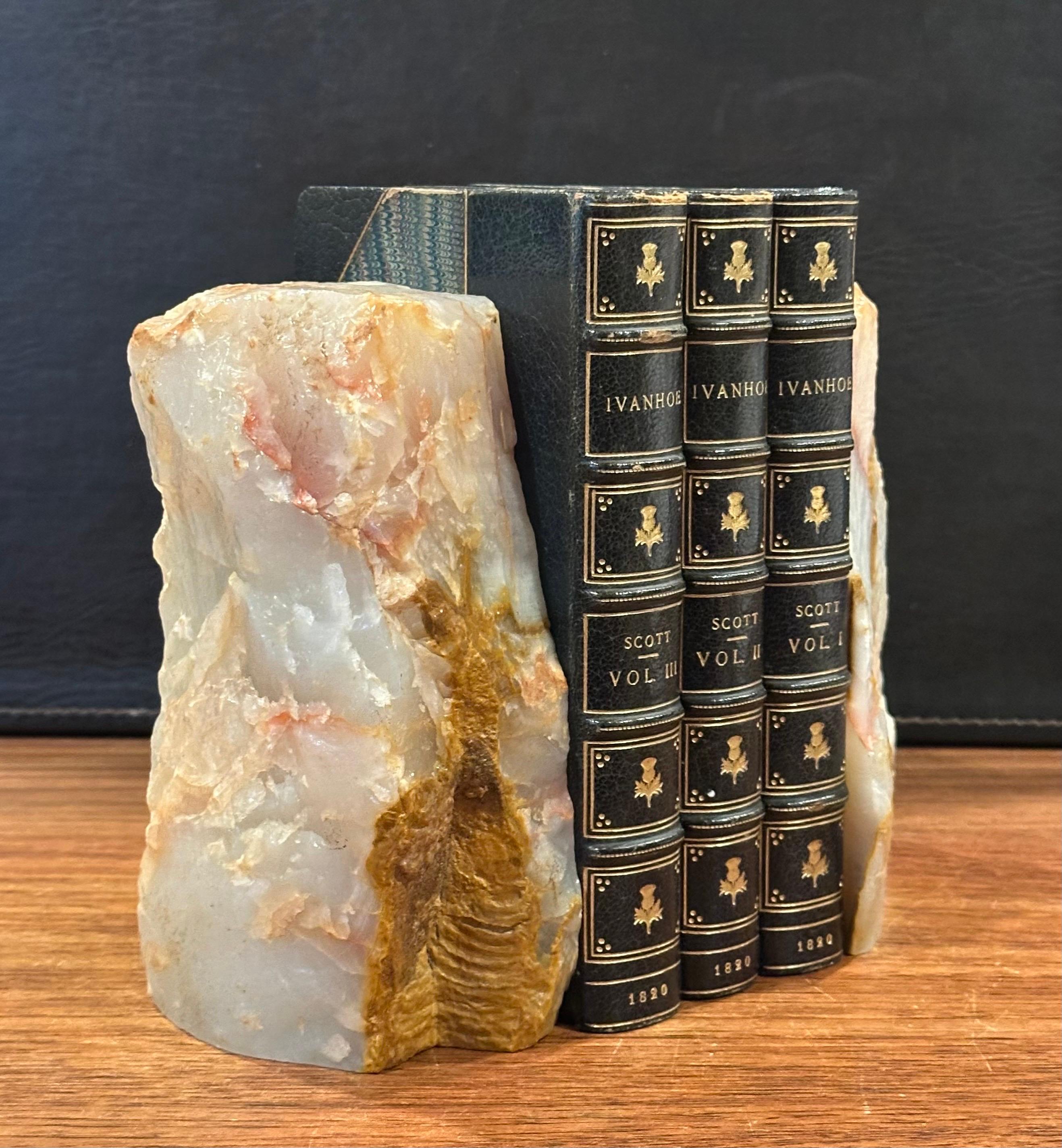 Coppia di fermalibri vintage in quarzo geode In condizioni buone in vendita a San Diego, CA