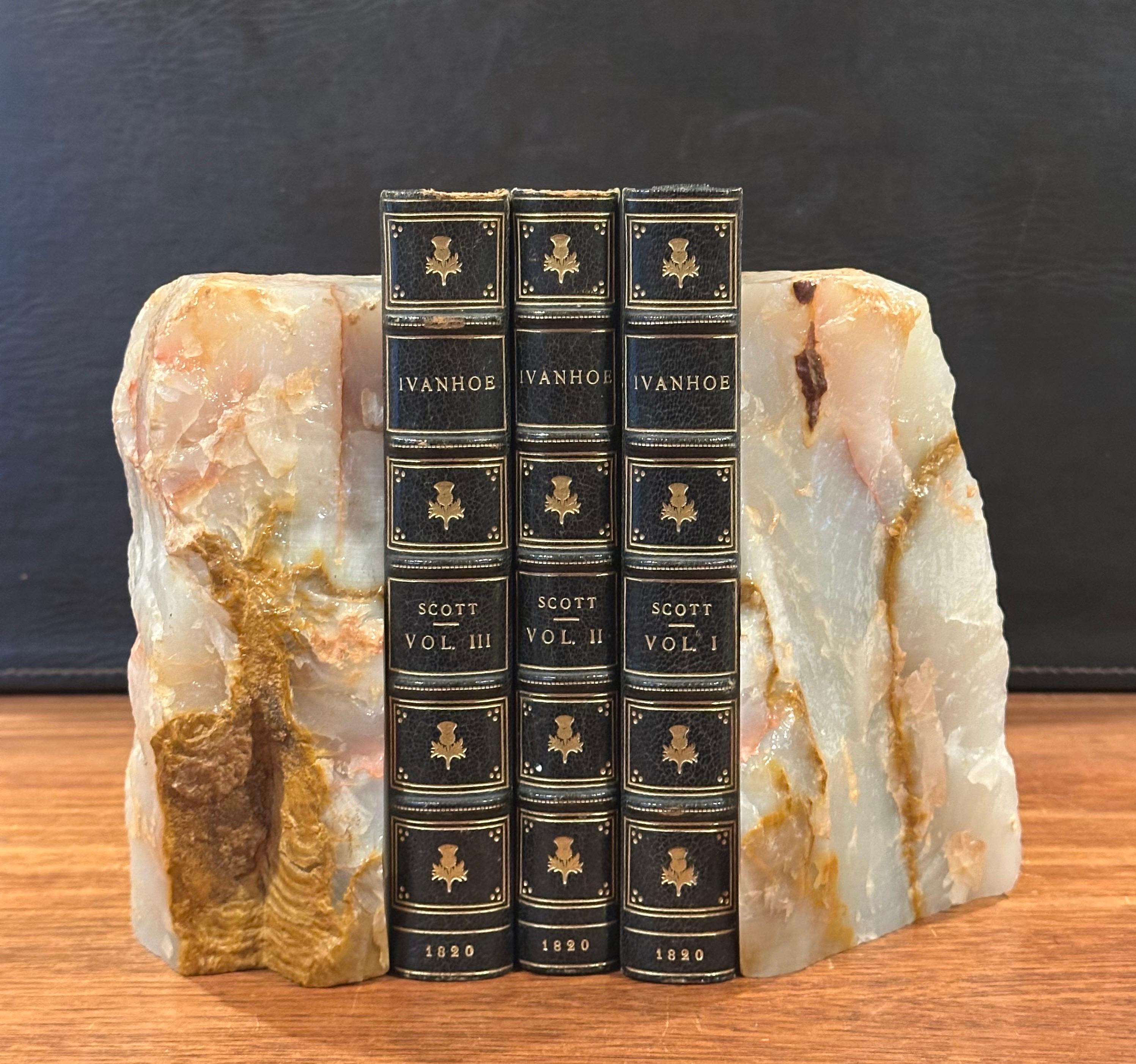 XX secolo Coppia di fermalibri vintage in quarzo geode in vendita