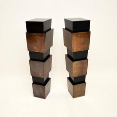 Coppia di colonne geometriche vintage con piedistallo