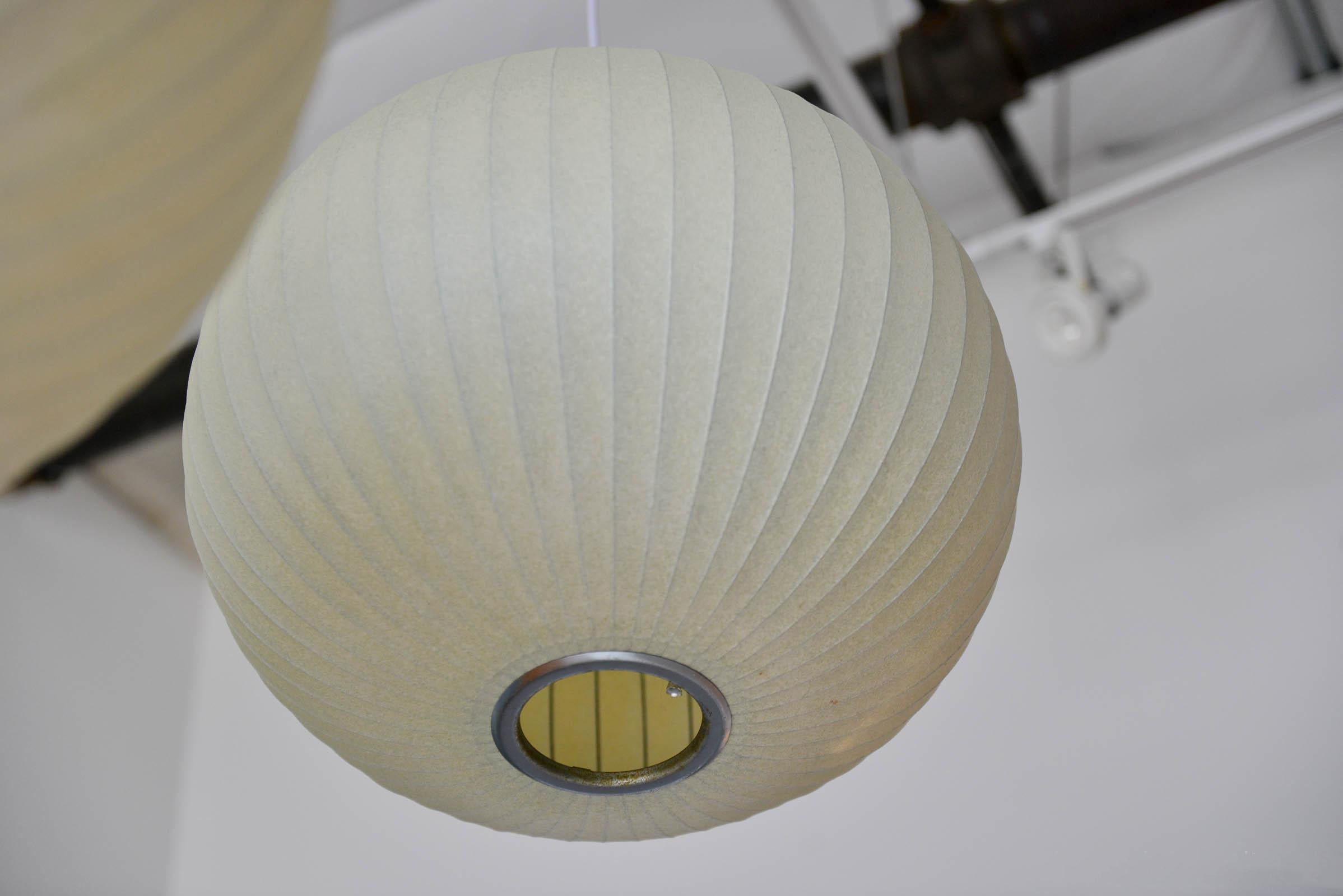 Pair of Vintage George Nelson Round Bubble Pendant Lights, circa 1965 In Good Condition In Costa Mesa, CA