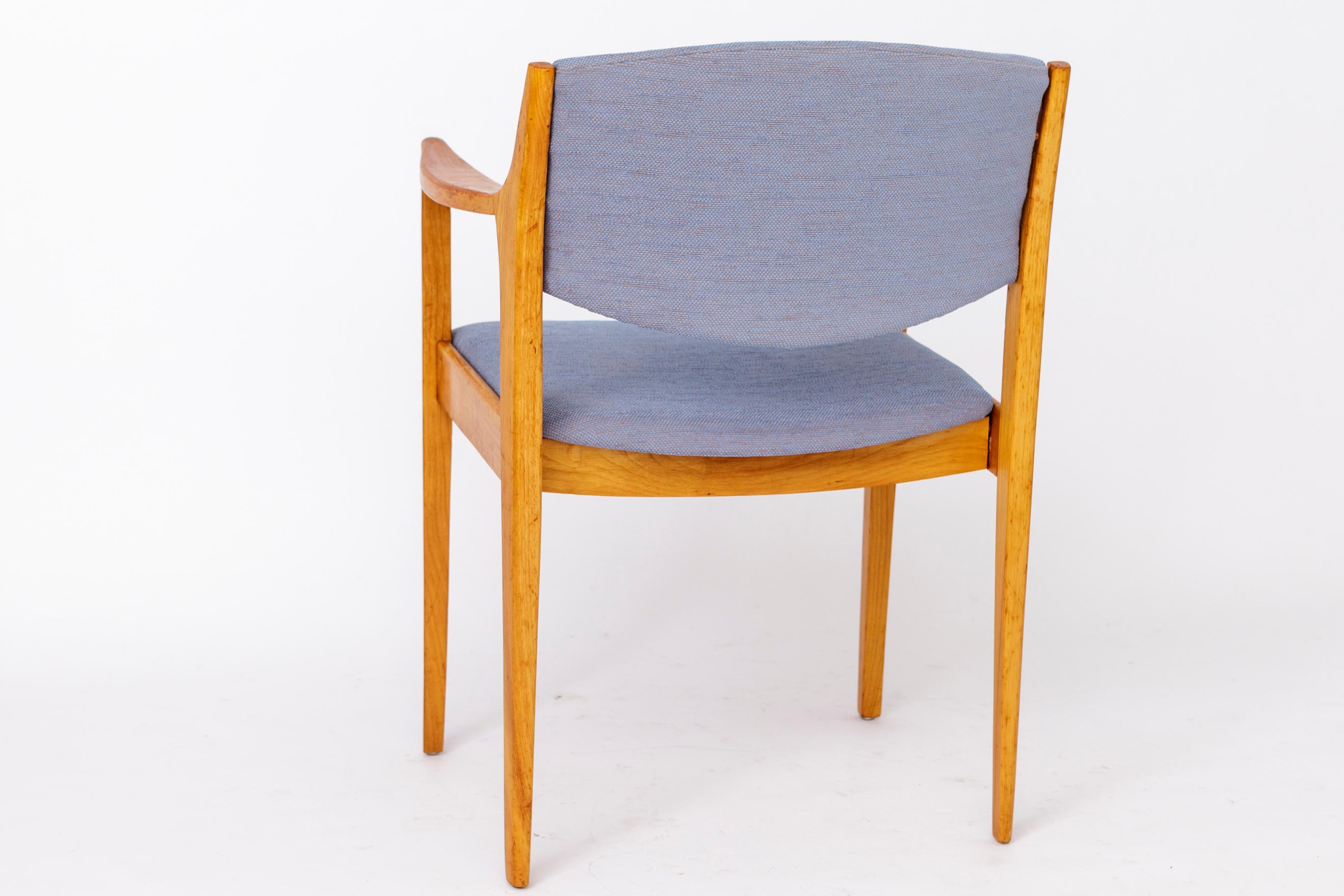 Pair of Vintage German Armchairs  1960s Refurbished & Reupholstered For Sale 1