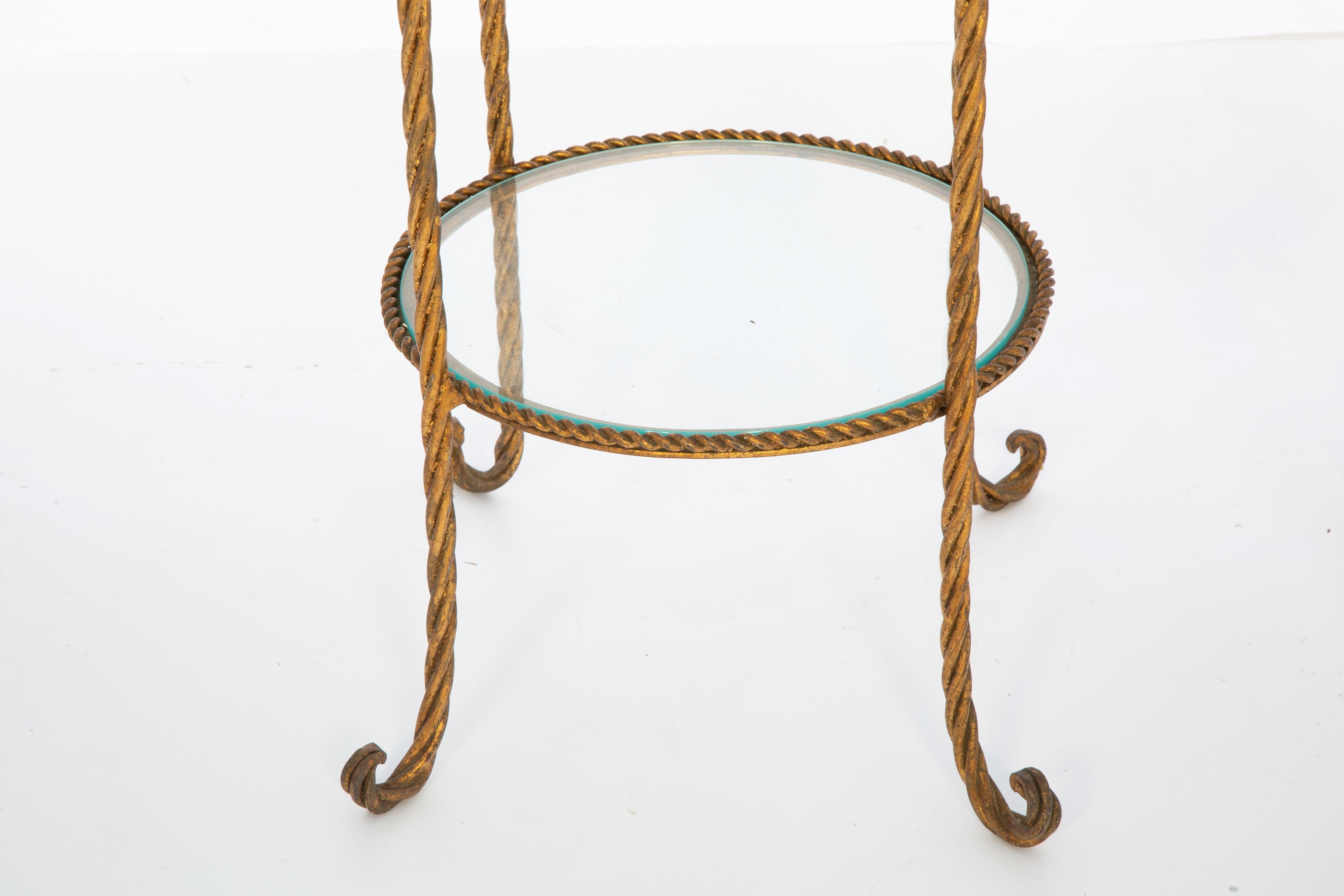 Dorato Coppia di supporti per corde e nappe in ferro dorato d'epoca in vendita