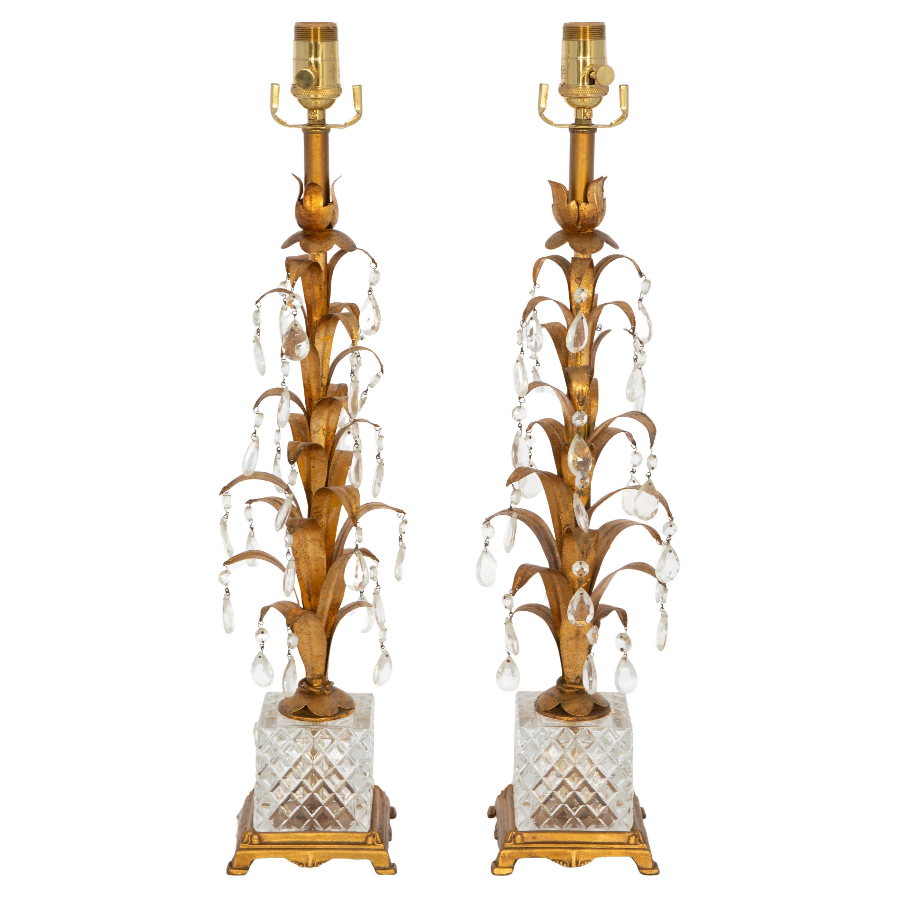Paire de lampes vintage grenouilles de palmier en tôle dorée avec accents en cristal