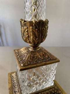 Paar Vintage Kandelaber aus vergoldeter Bronze und geschliffenem Kristall mit fünf Lichtern