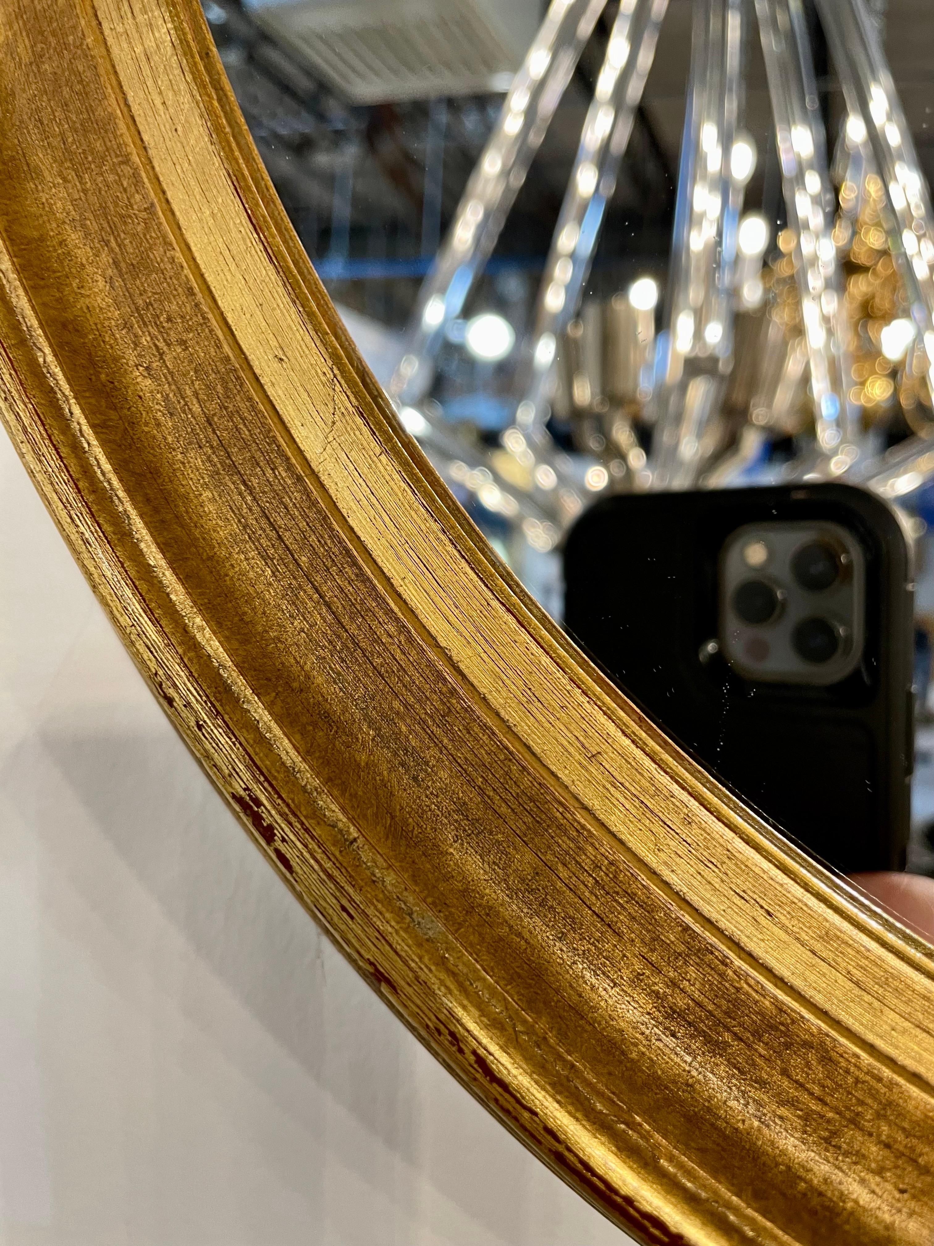 Pair of Vintage Gilt Oval Italian Mirrors In Good Condition In New York, NY