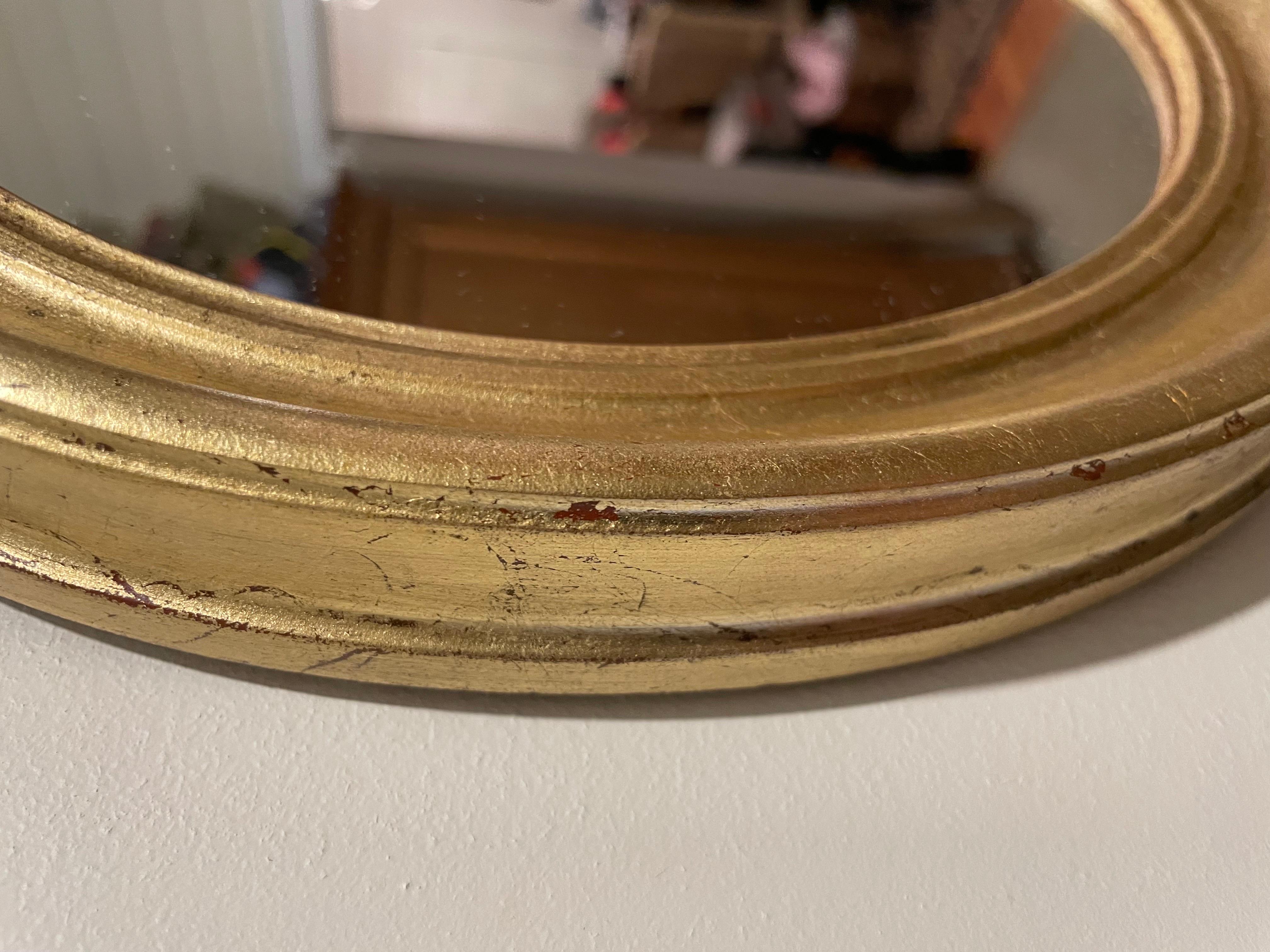 Paire de miroirs italiens ovales dorés vintage en vente 2