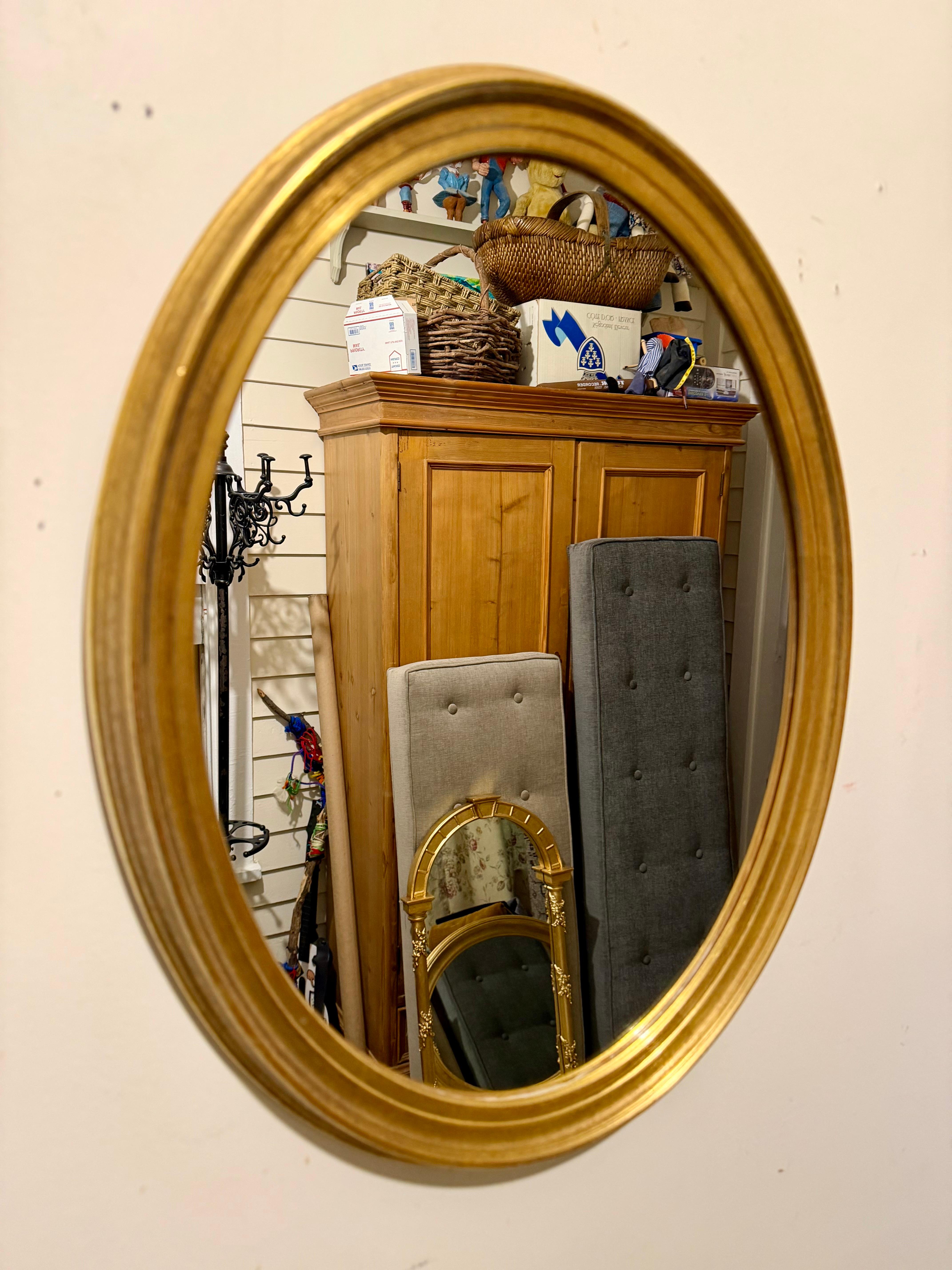 Paar vergoldete ovale Vintage-Spiegel (Hollywood Regency) im Angebot