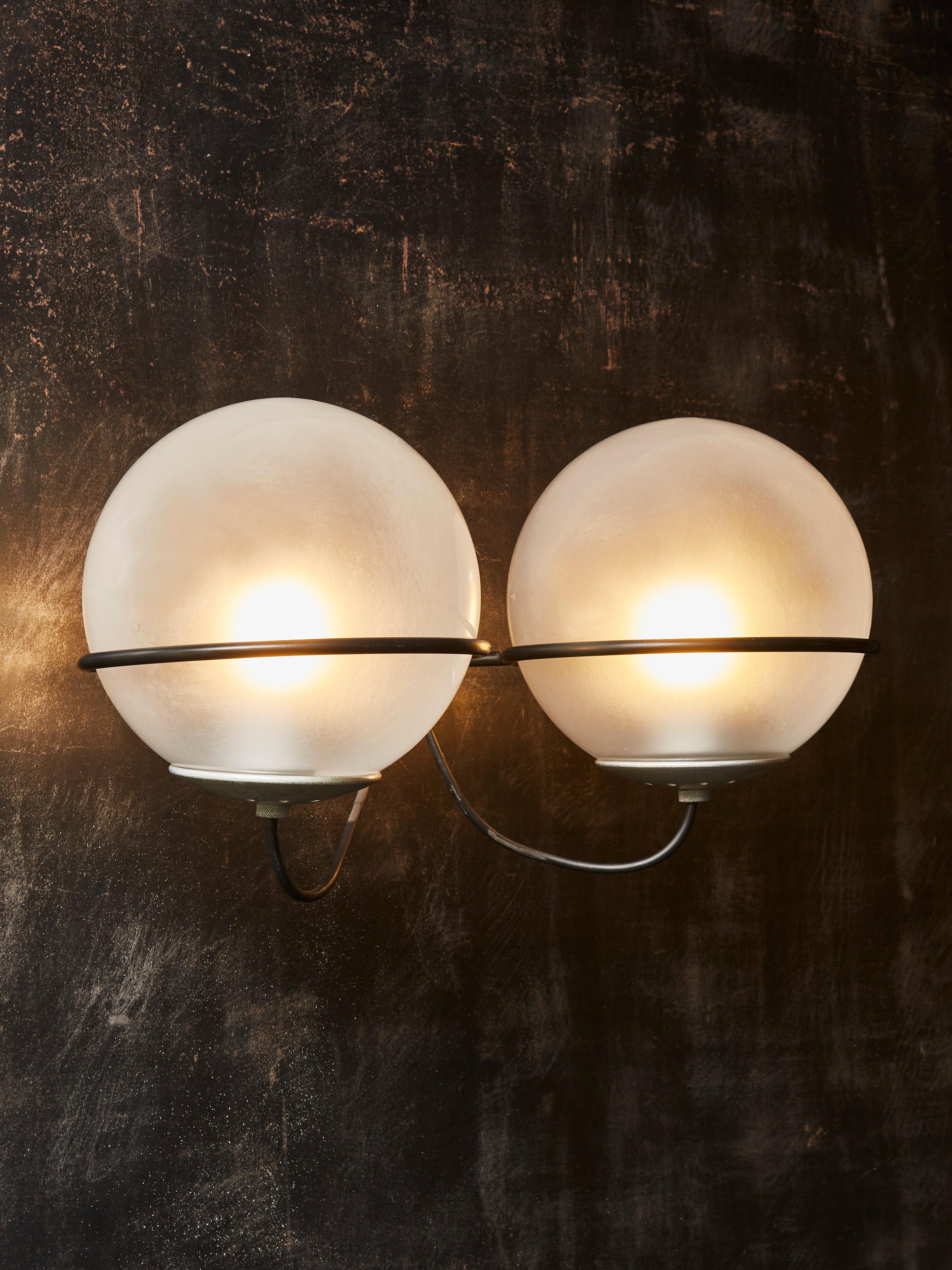 Pair of Vintage Gino Sarfatti 237/2 Wall Sconces In Good Condition For Sale In Saint-Ouen, IDF