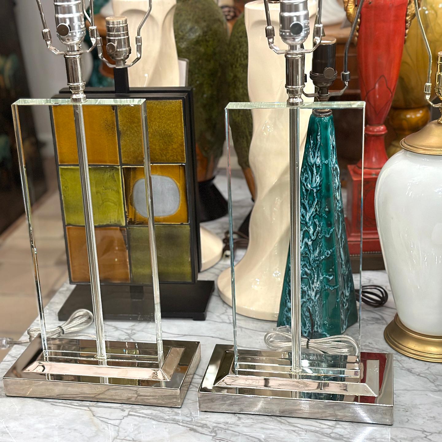 Pair of Vintage Glass Lamps In Good Condition For Sale In New York, NY