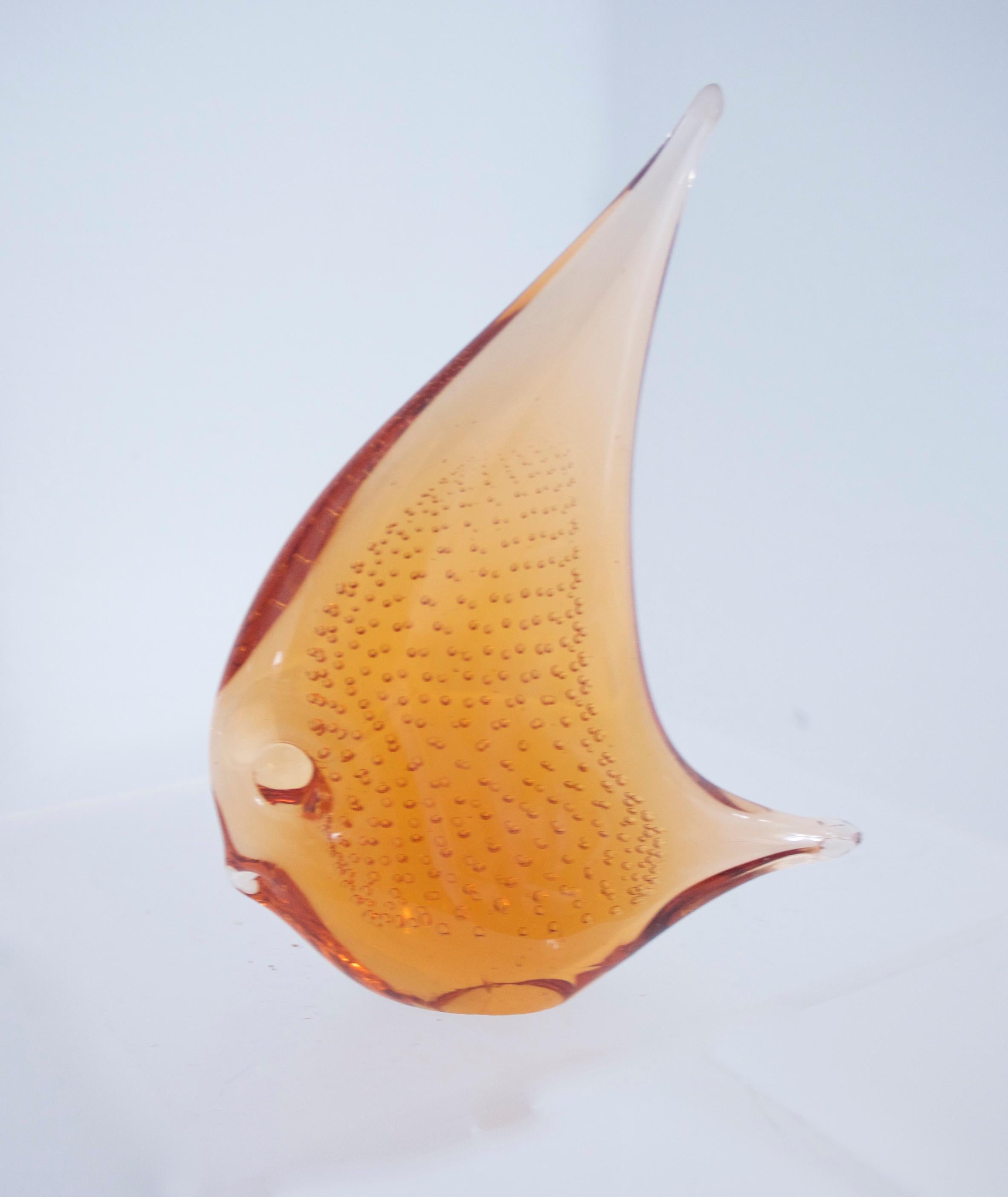 Mid-Century Modern Pair of Vintage Glass Murano Sommerso Angel Fish Amber Bullicante Seguso For Sale