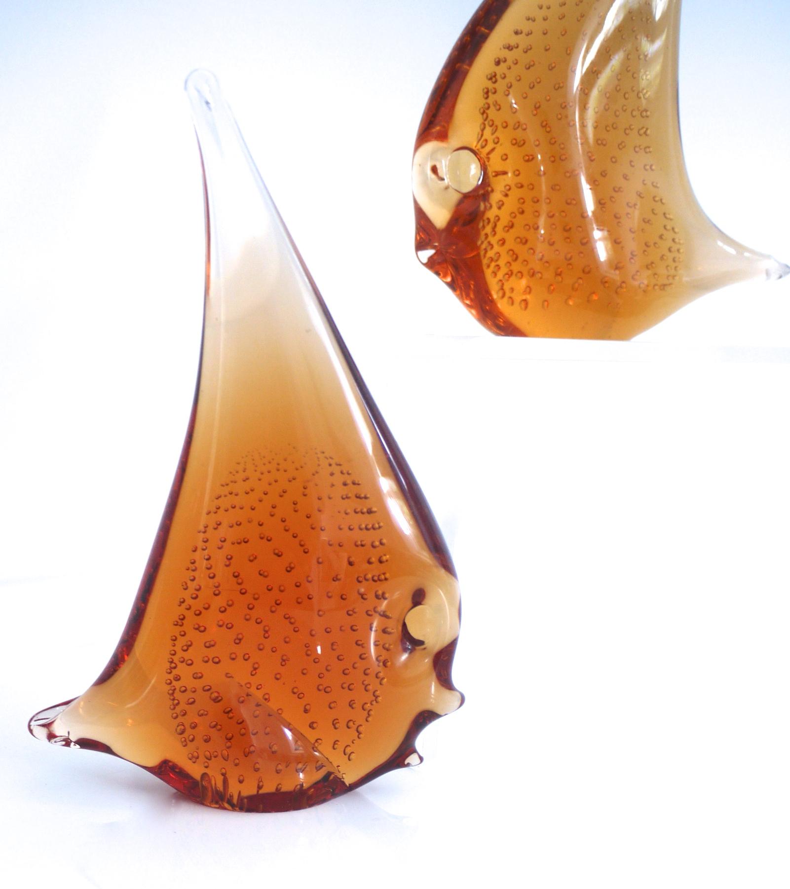 Pair of Vintage Glass Murano Sommerso Angel Fish Amber Bullicante Seguso In Good Condition For Sale In Halstead, GB