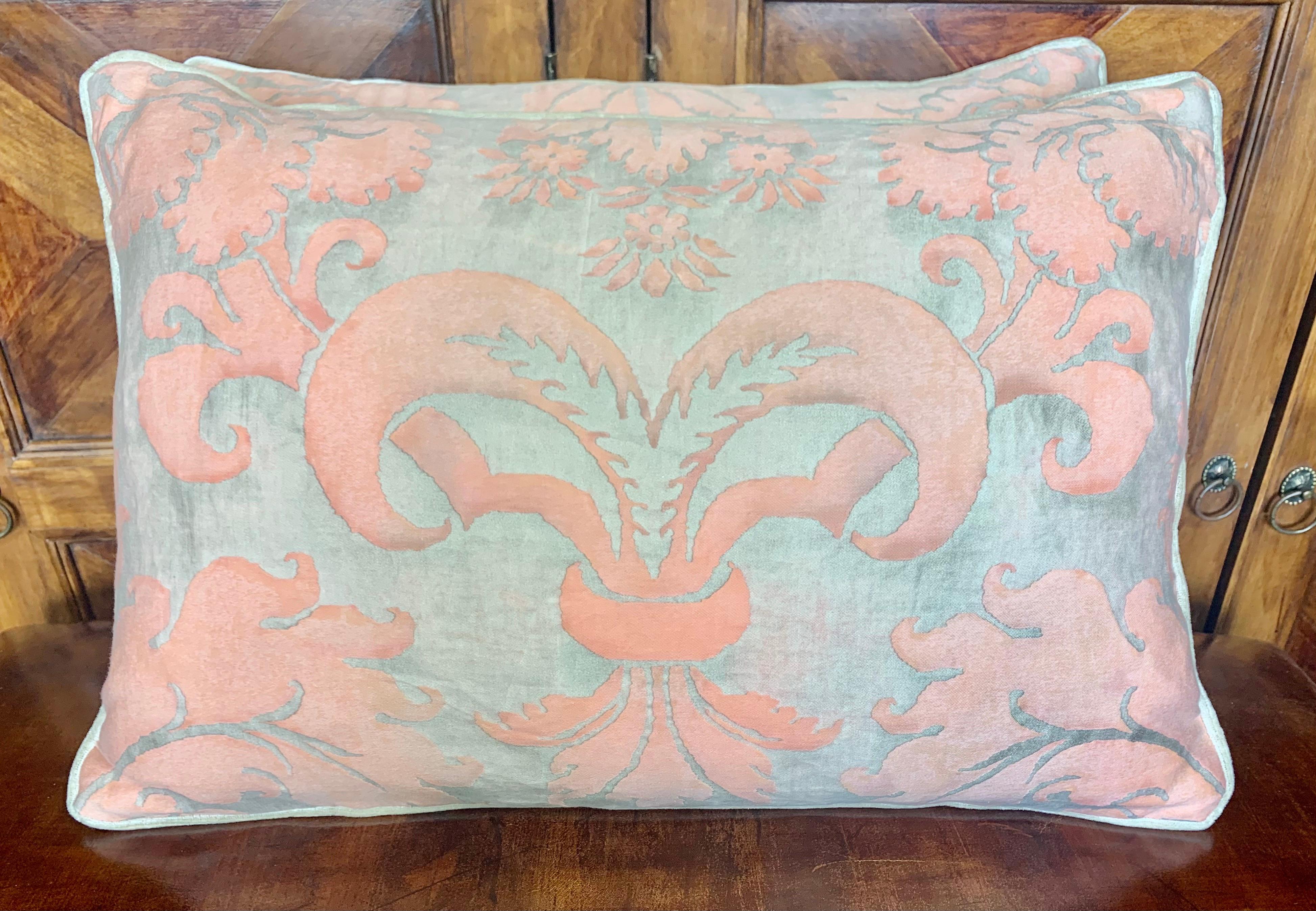 20th Century Pair of Vintage Glicine Patterned Fortuny Textile Pillows