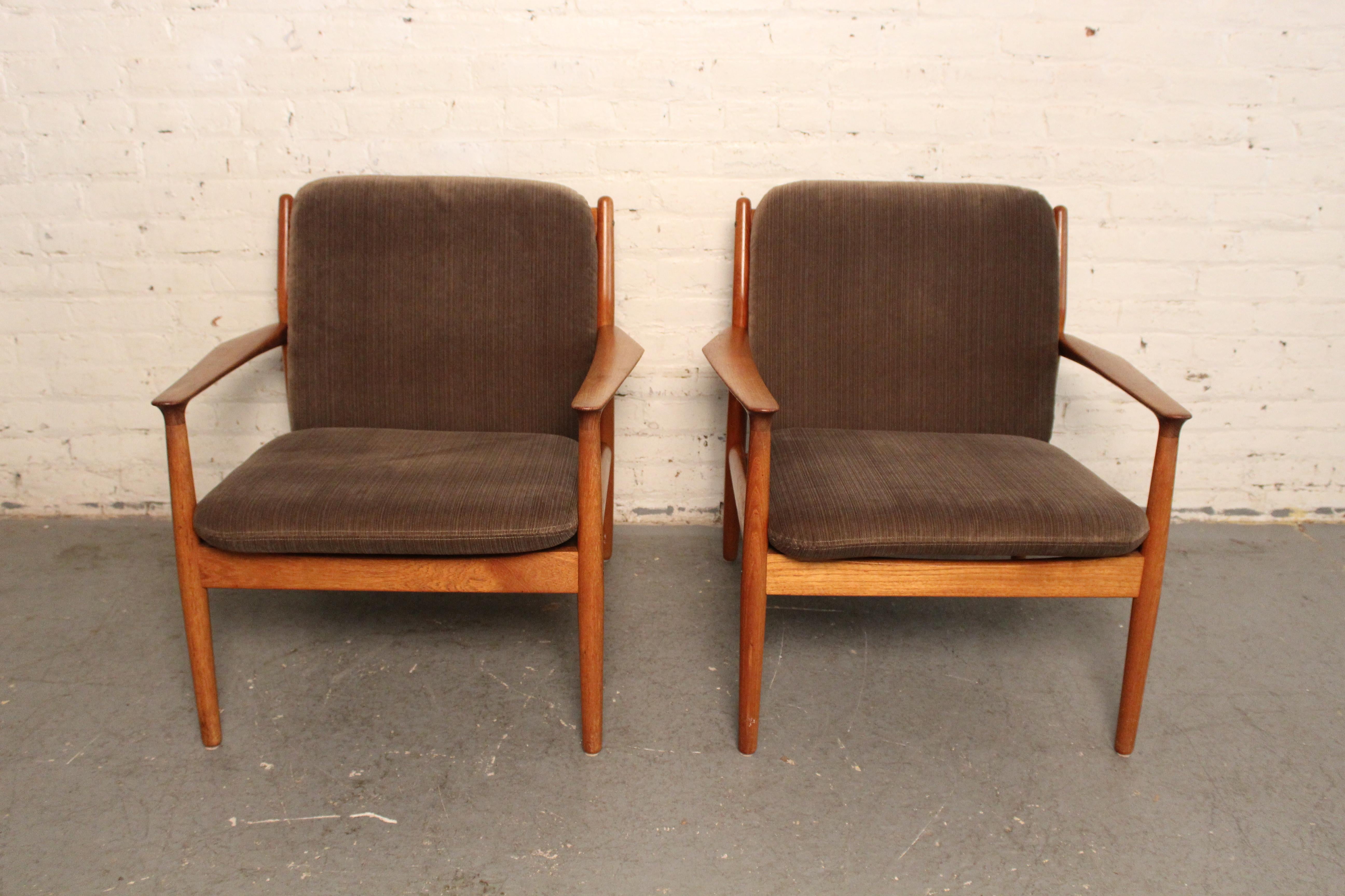 Mid-Century Modern Paire de chaises vintage 