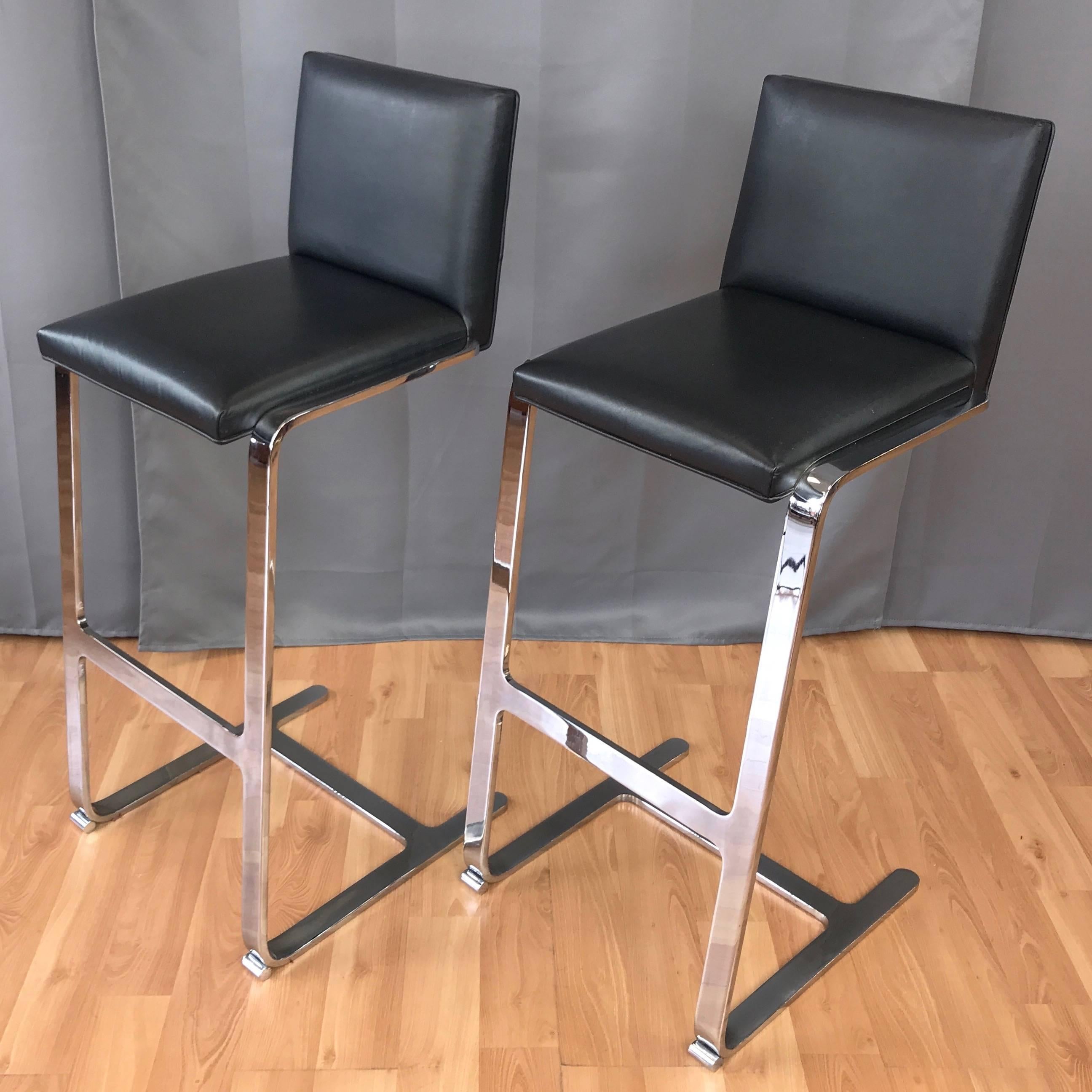 Pair of Vintage Gordon International 503 MV Chrome and Leather Barstools In Good Condition In San Francisco, CA