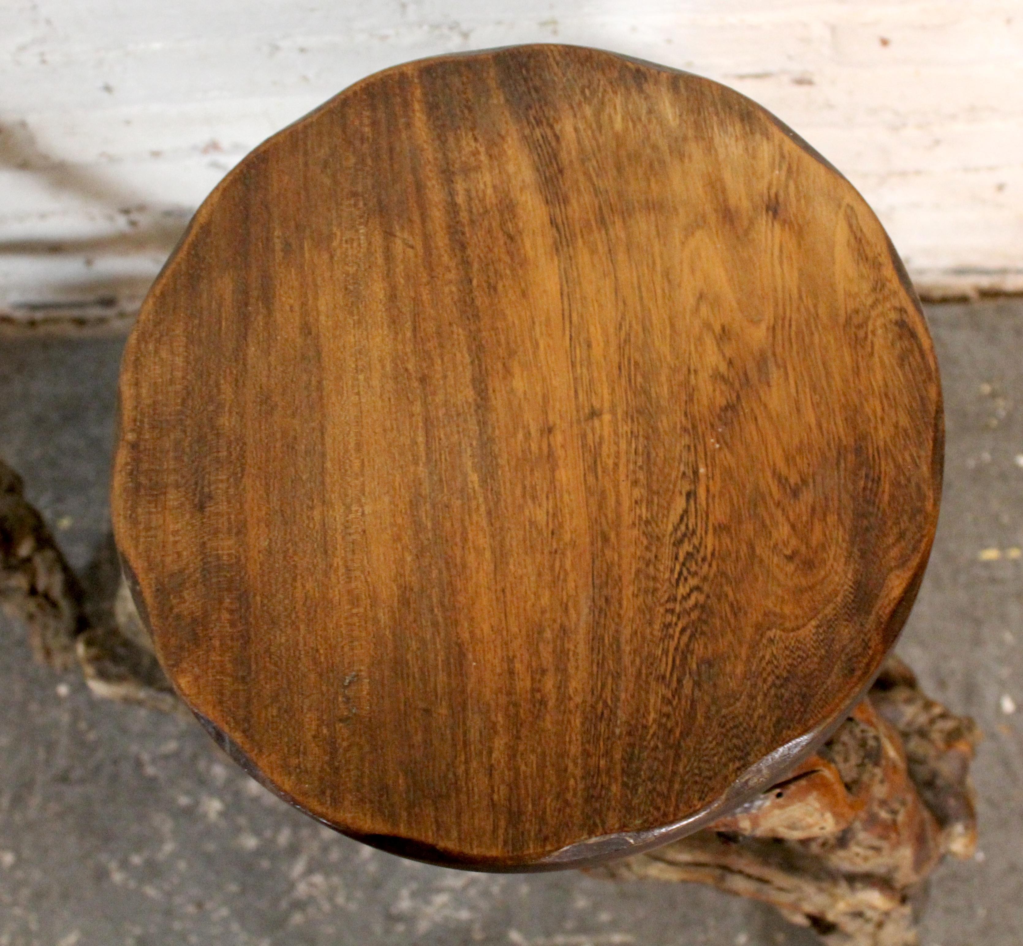 Pareja de taburetes vintage de raíz de parra Desconocido en venta