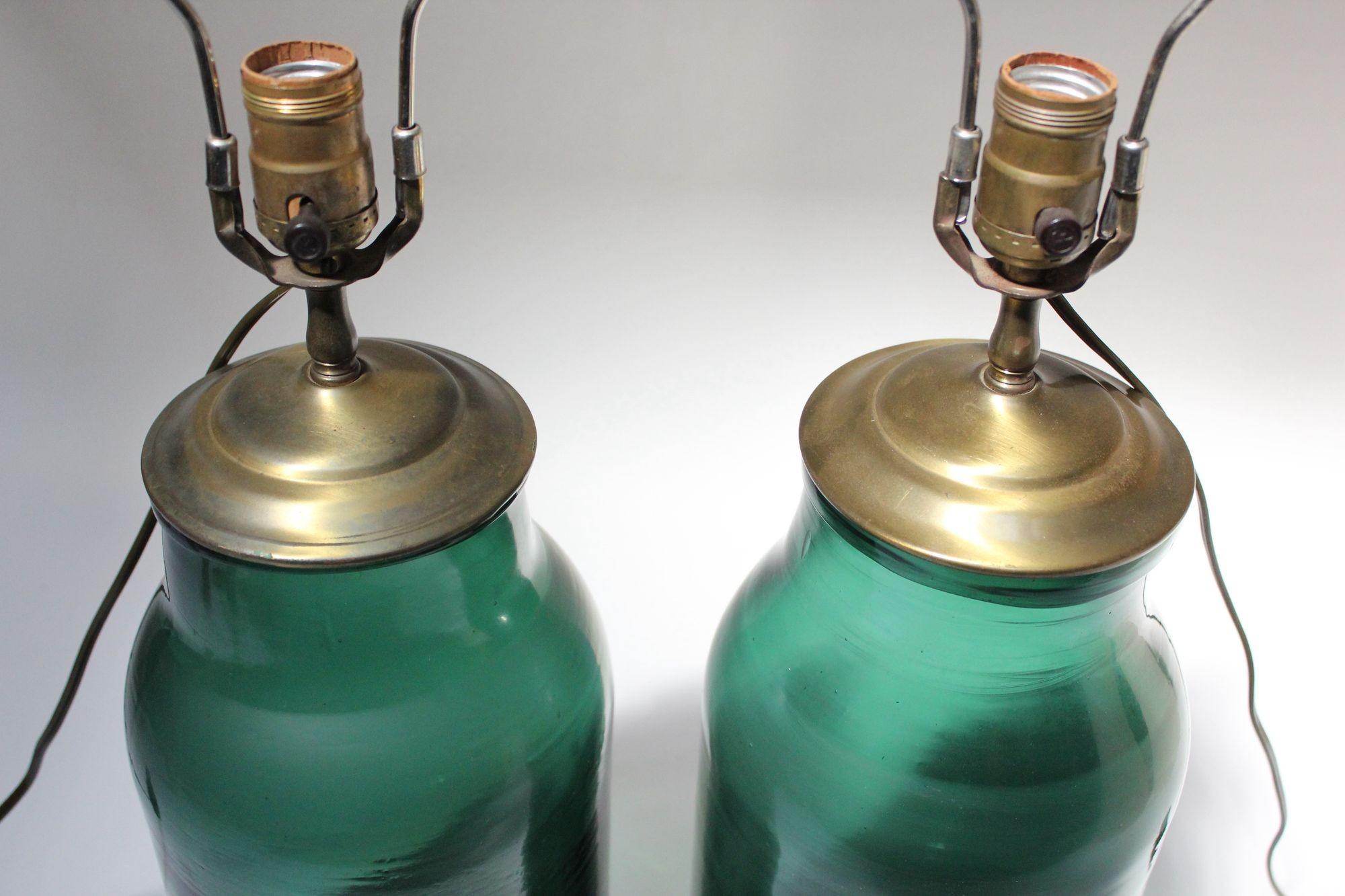 Pair of Vintage Green Blown Glass and Brass Table Lamps For Sale 10