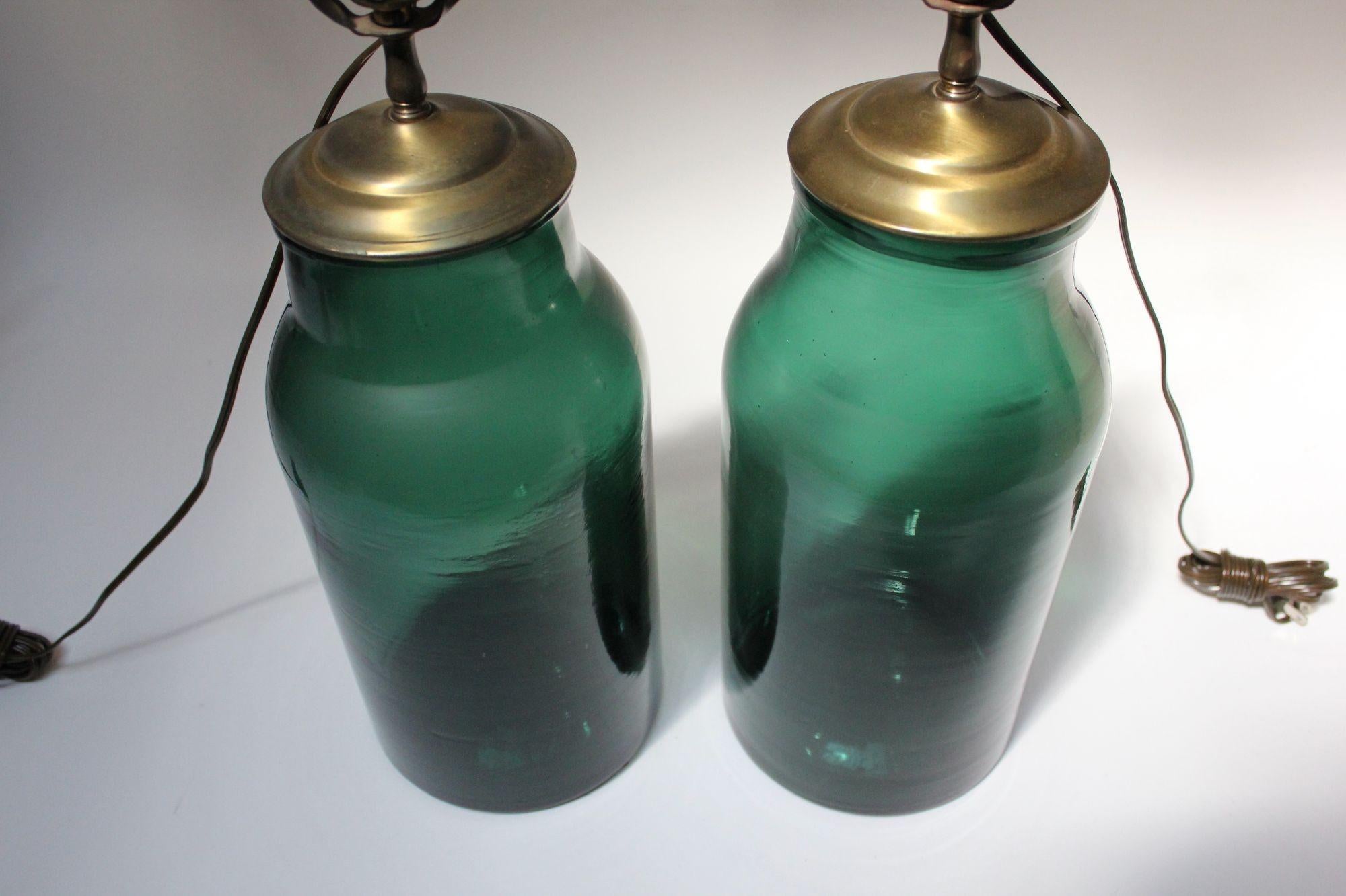 Pair of Vintage Green Blown Glass and Brass Table Lamps For Sale 12