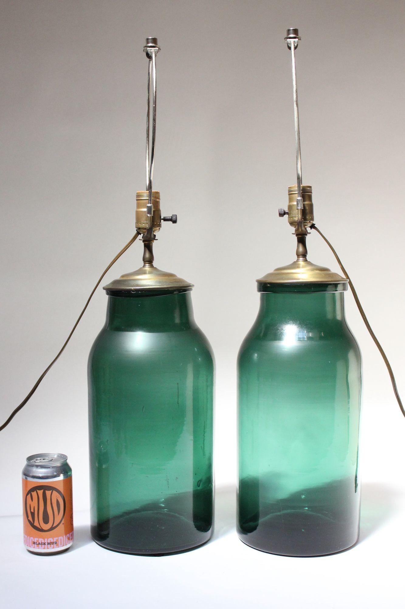 Pair of Vintage Green Blown Glass and Brass Table Lamps In Good Condition For Sale In Brooklyn, NY