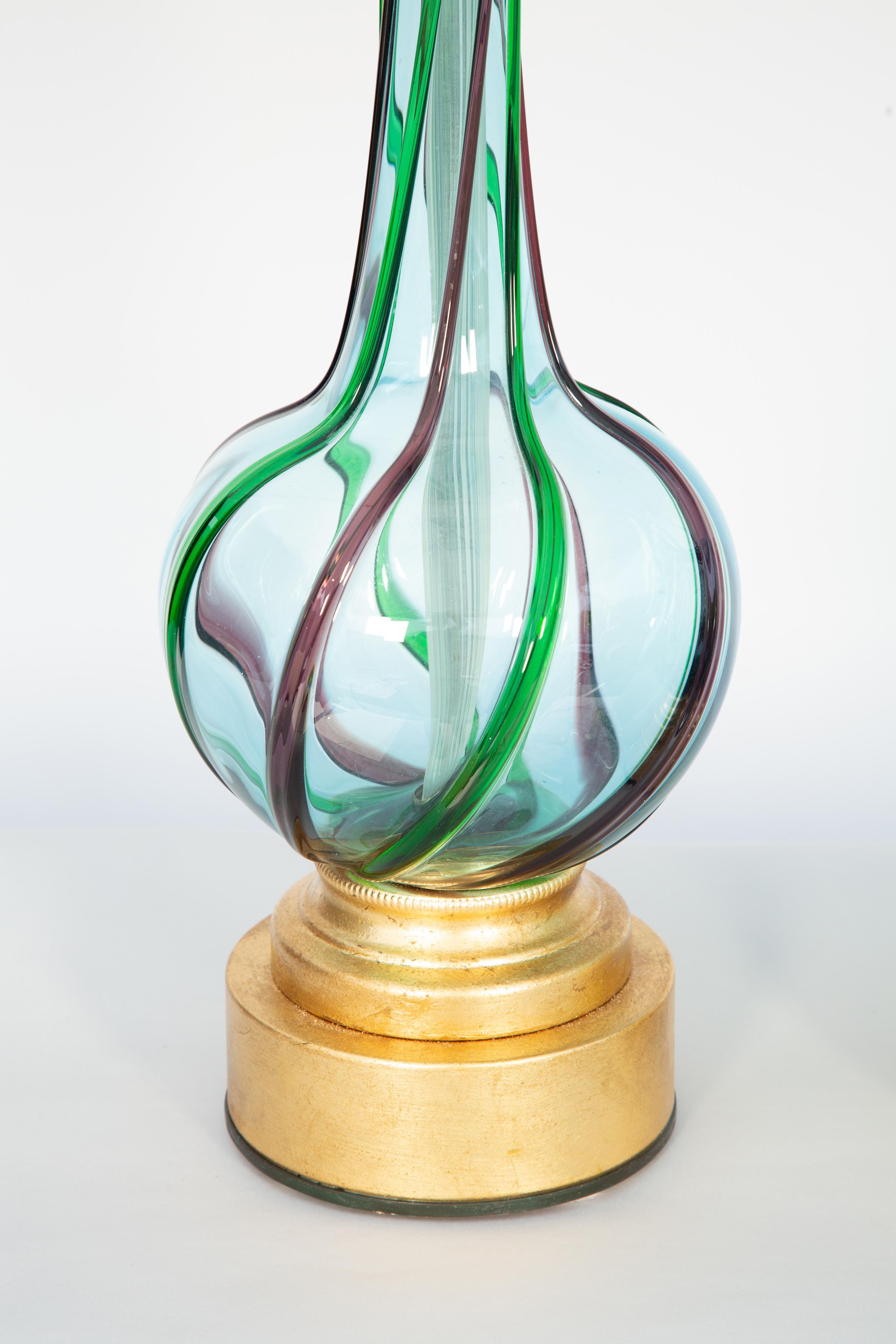 Hollywood Regency Paire de lampes vintage en verre de Murano en forme de spirale verte et bleue en vente