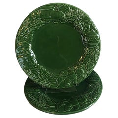 Paar grüner Vintage-Keramik-Hochzeitsteller