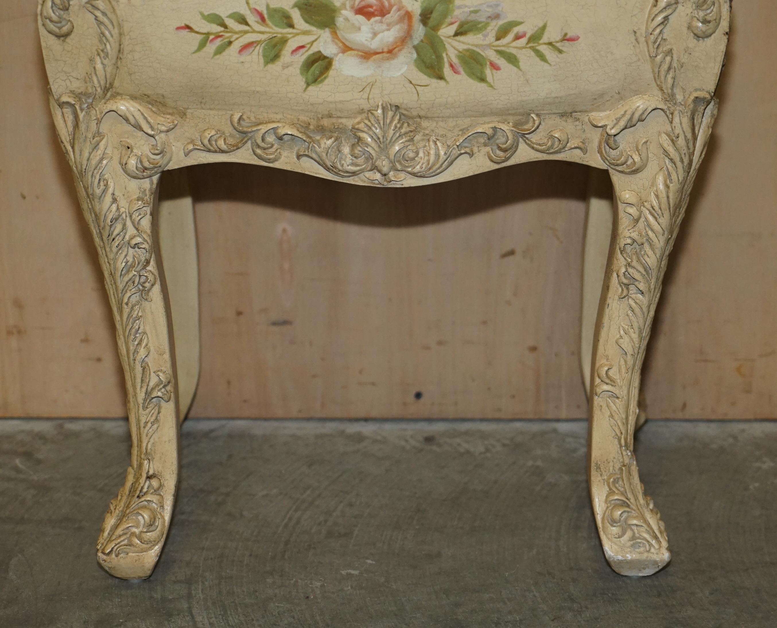 Pair of Vintage Hand Painted French Bombe Bedside / Side End Table Size Chests In Good Condition For Sale In West Sussex, Pulborough
