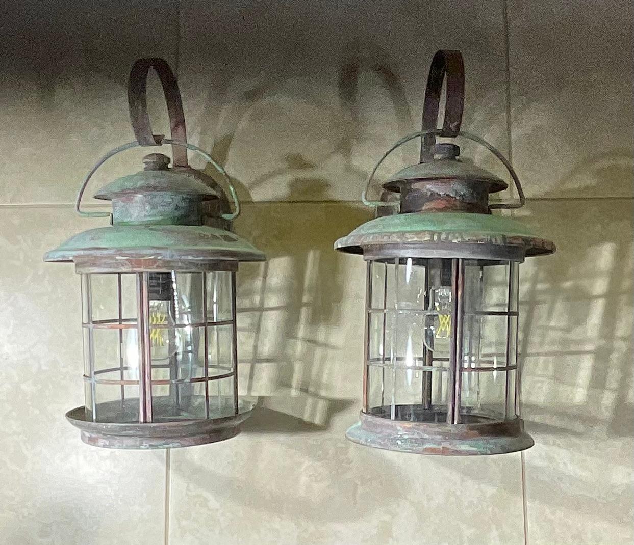 Pair of Vintage Handcrafted Wall-Mounted Brass Lantern For Sale 2