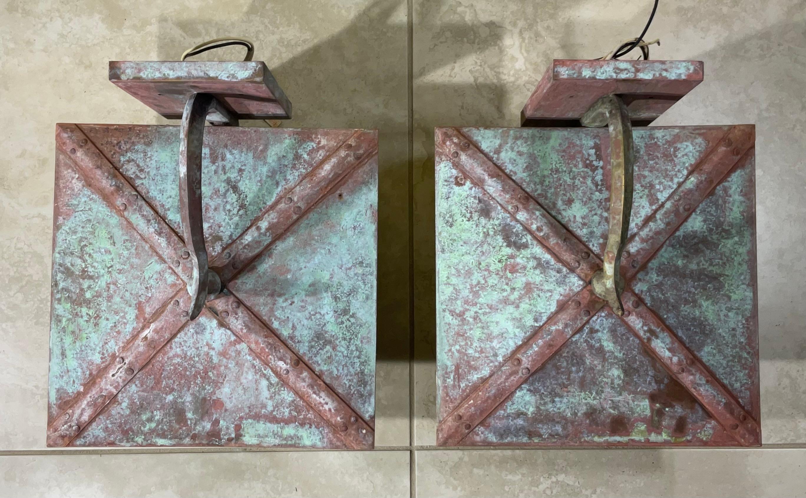Pair of Vintage Handcrafted Wall-Mounted Pagoda  Brass Lantern In Good Condition In Delray Beach, FL