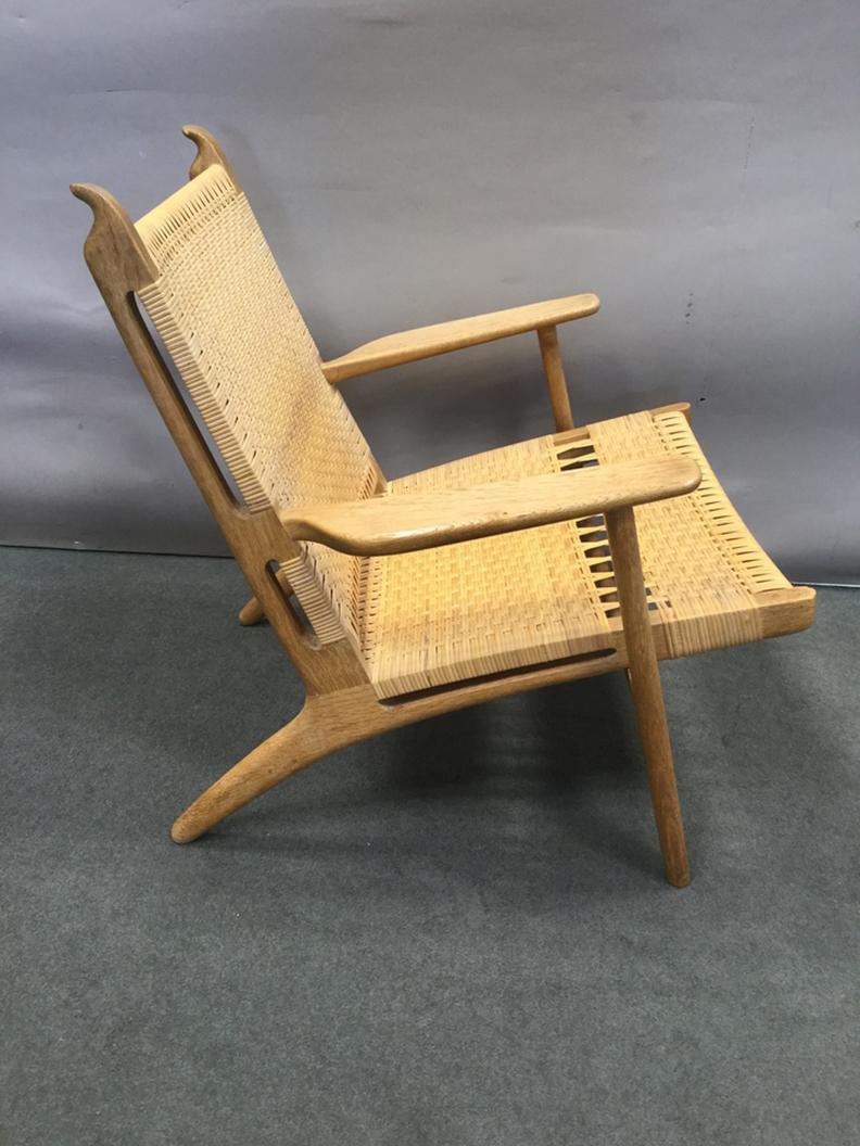 Tissage Paire de fauteuils d'époque Hans Wegner CH 27 en vente