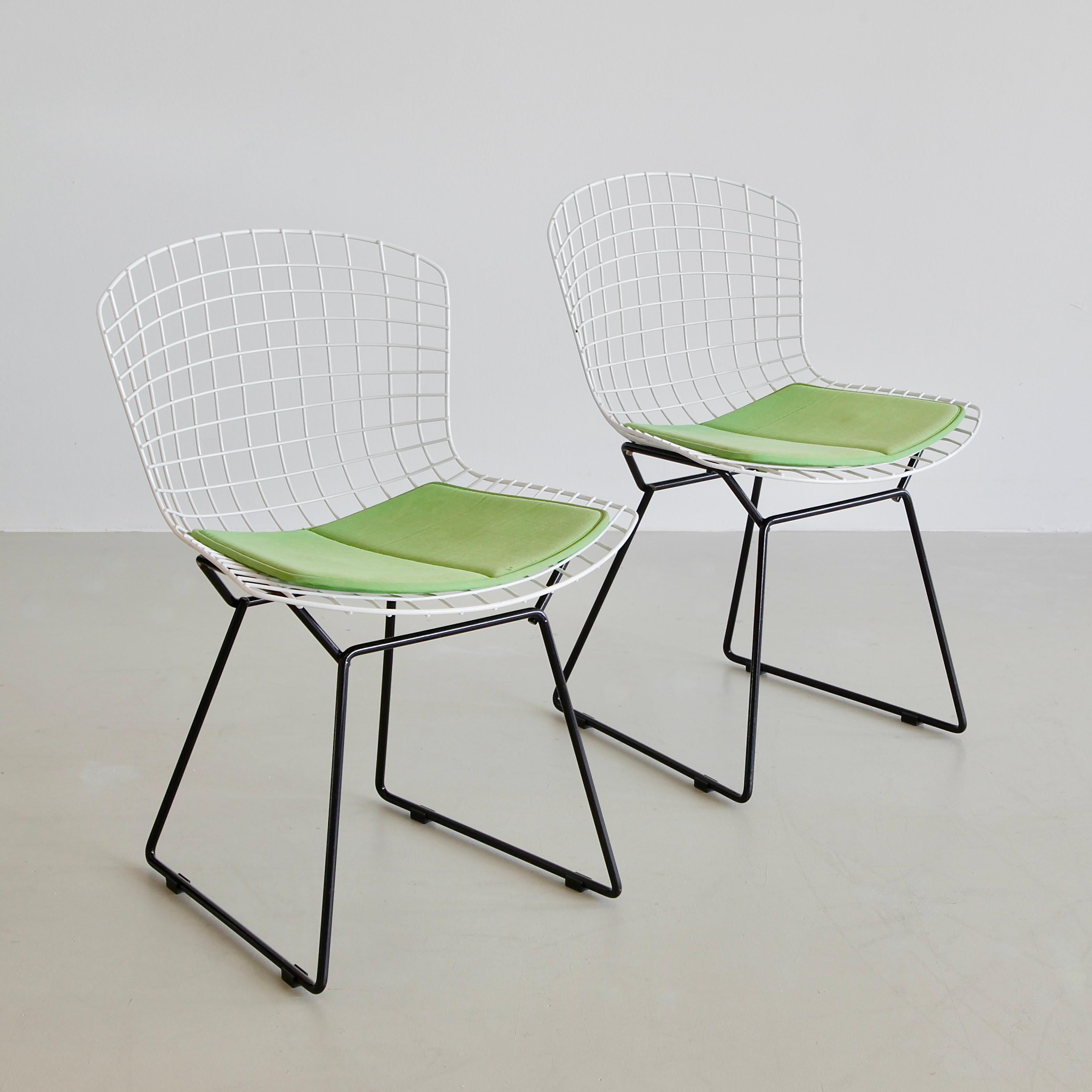 harry bertoia wire chair