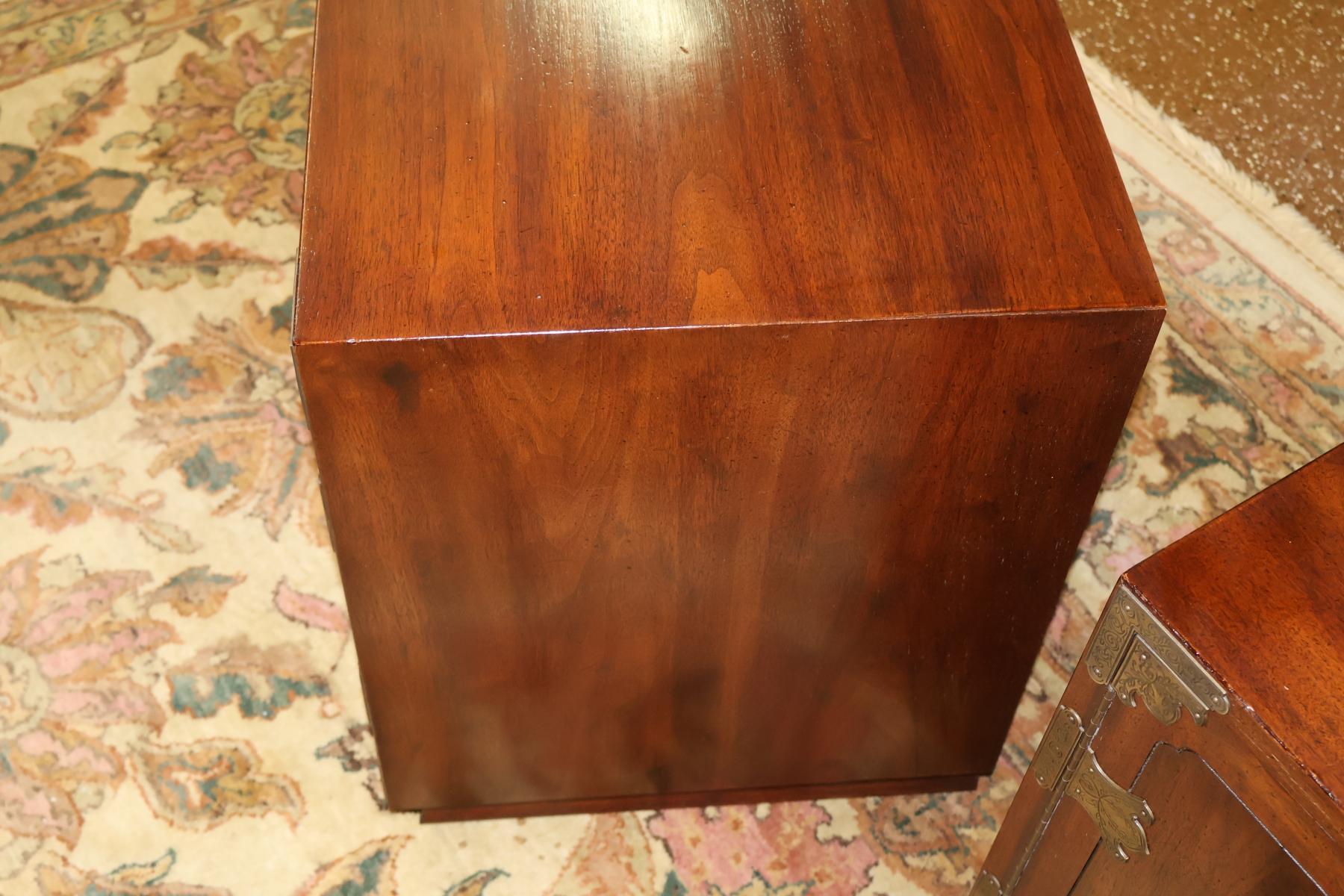 Pair of Vintage Henredon Tansu Asian Campaign Style End Table Nightstands For Sale 6