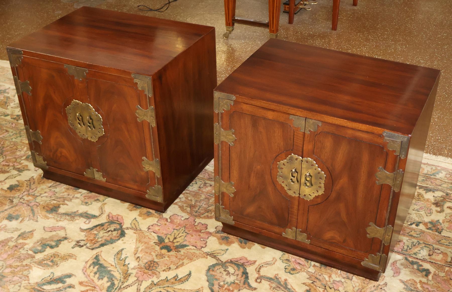 American Pair of Vintage Henredon Tansu Asian Campaign Style End Table Nightstands For Sale