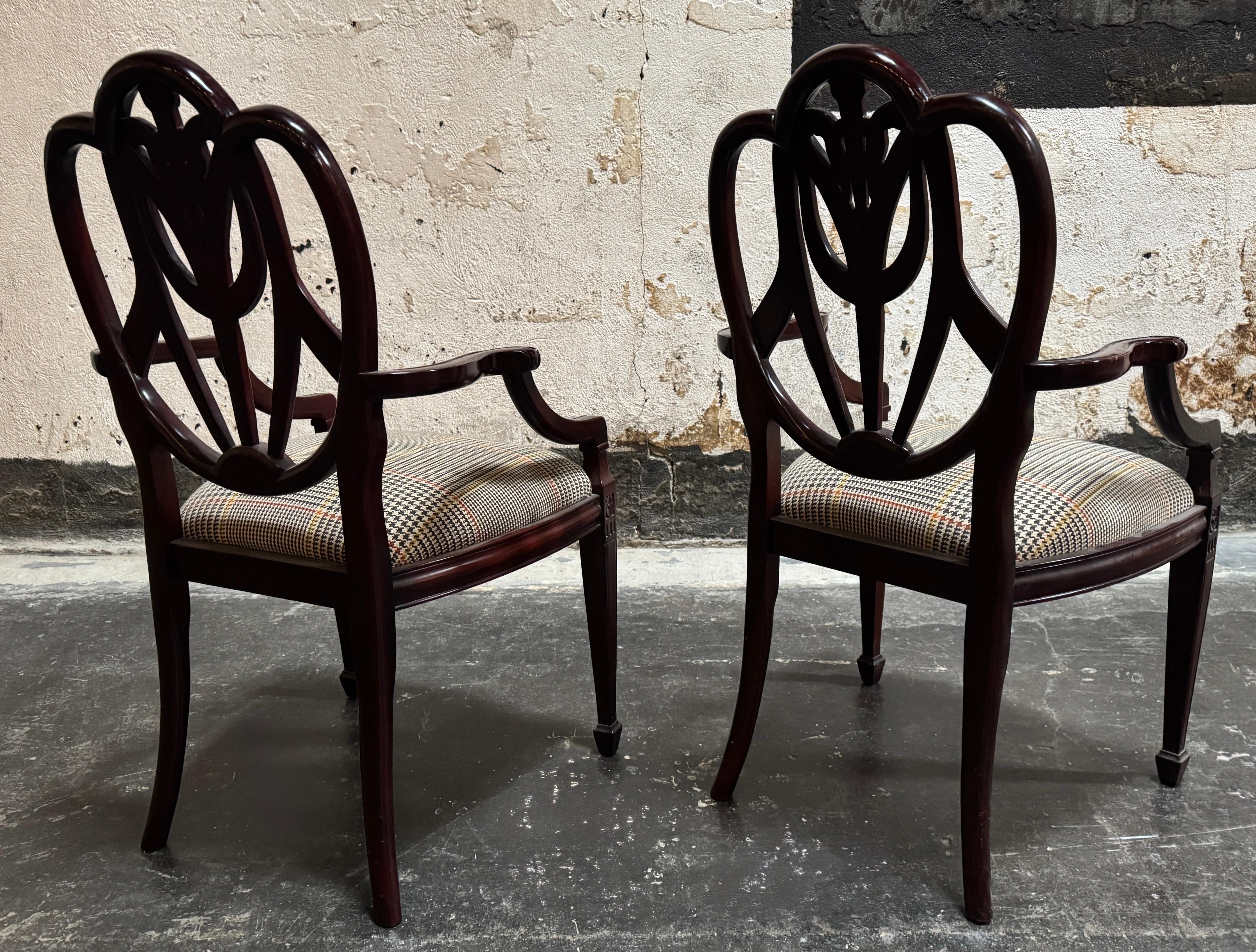 20th Century Pair of Vintage Hepplewhite Neoclassical Style Arm Chairs - Fully Restored For Sale