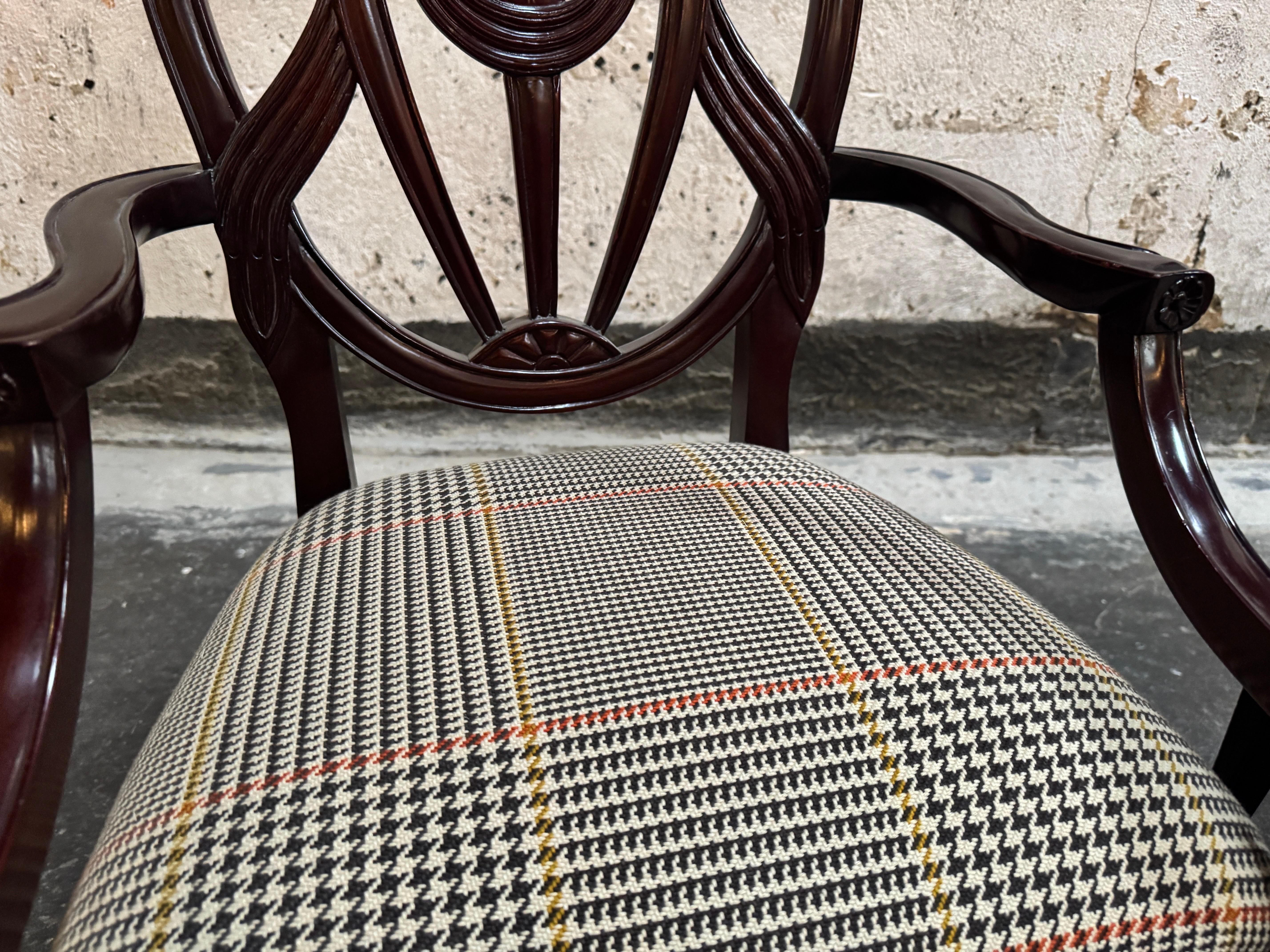 Pair of Vintage Hepplewhite Neoclassical Style Arm Chairs - Fully Restored For Sale 1