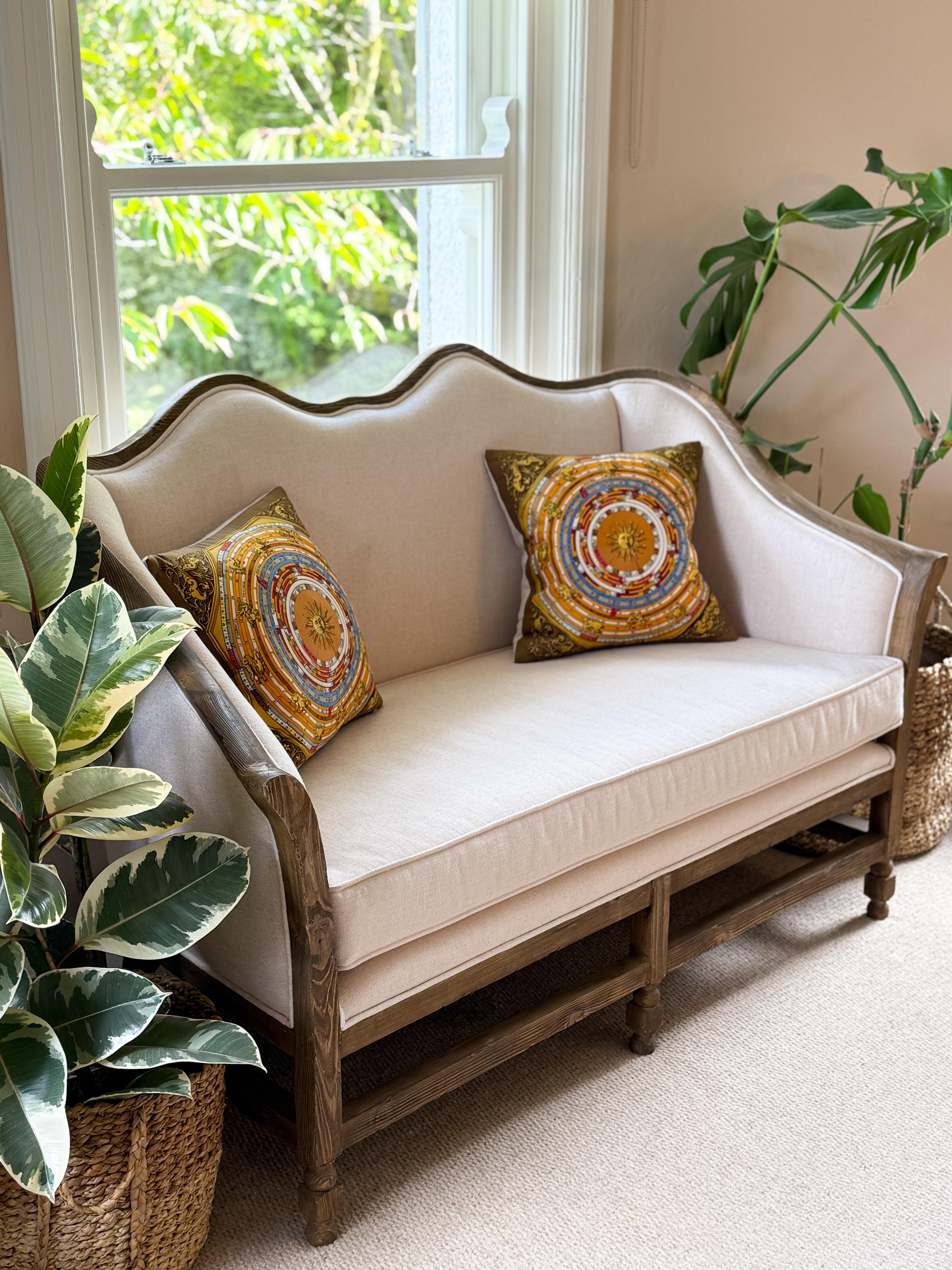 Title:
Pair of Vintage Hermes Silk Astrology scarf backed in Irish linen pillow Brown

Description:
Katie Larmour Studio is the original vintage scarf pillow maker. Gaining notability for her unique idea and creations back in 2013 - featured in the