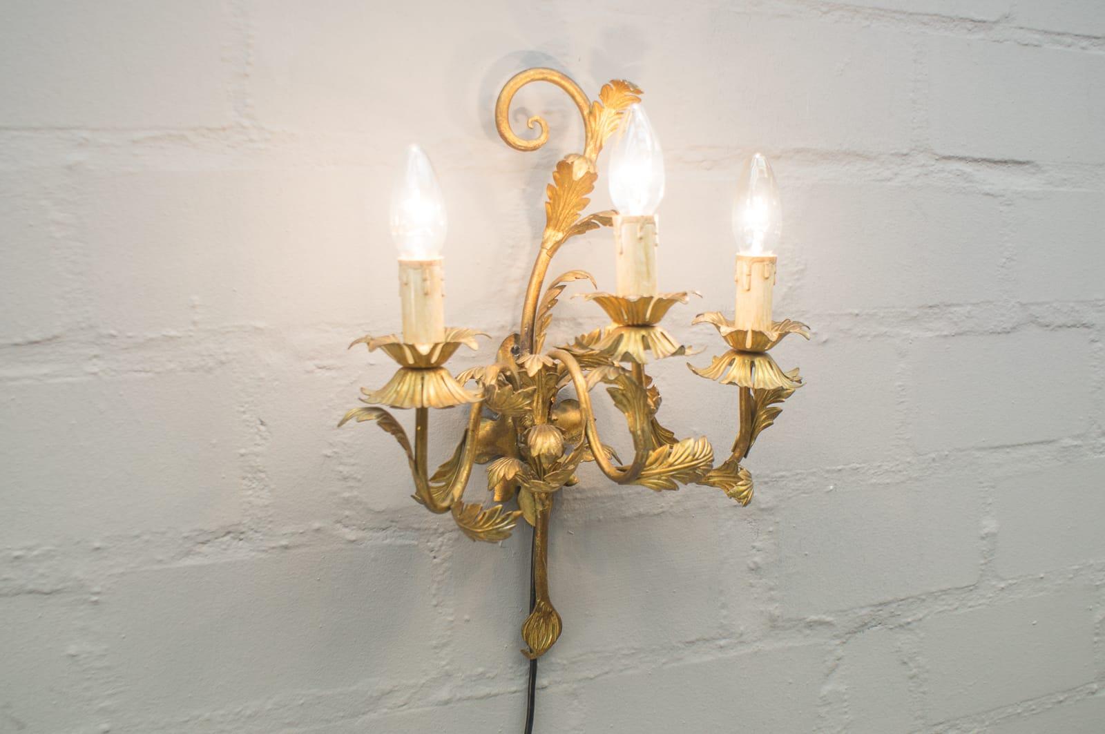 Pair of Vintage Hollywood Regency Massive Brass Wall Lights, Italy, 1960s For Sale 1