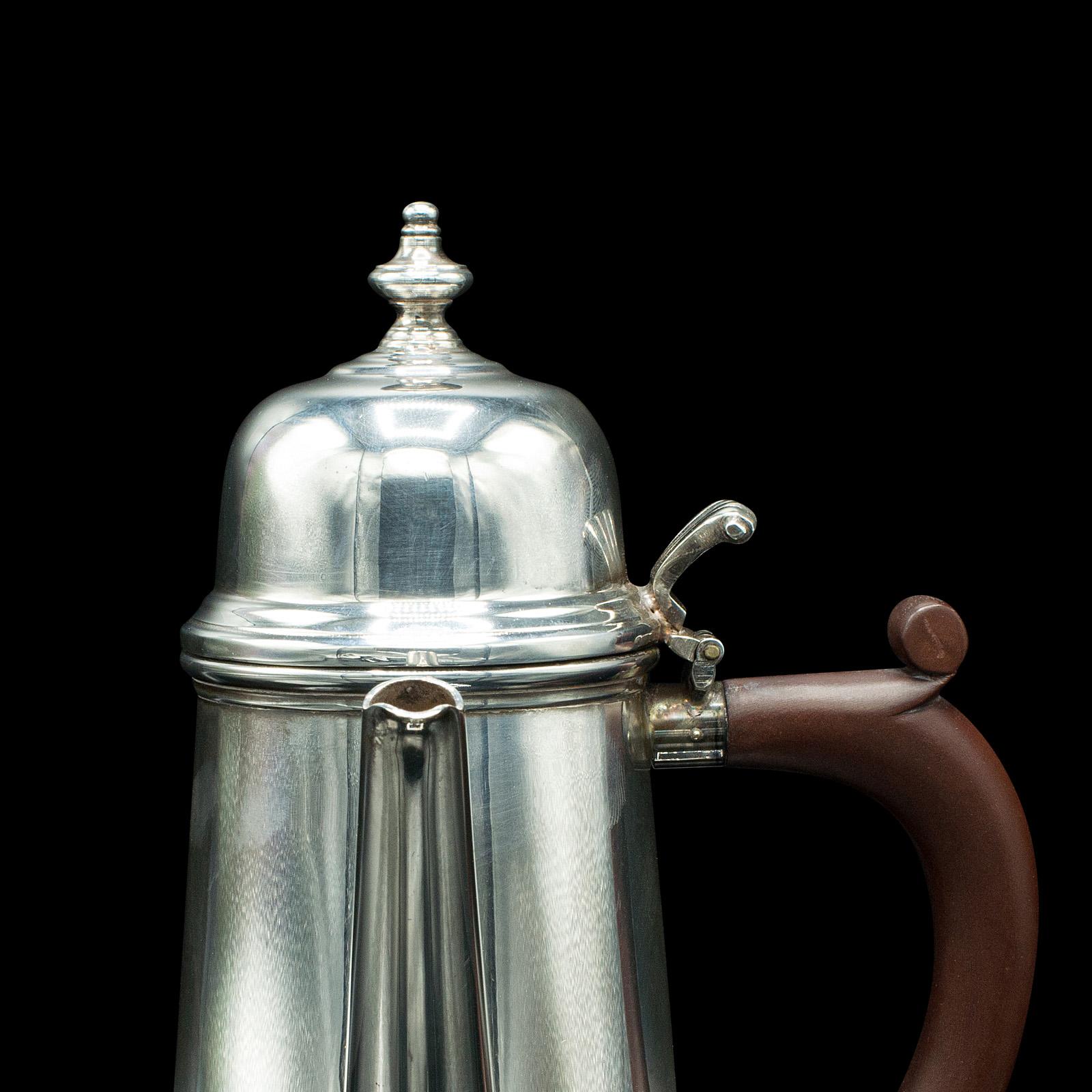 Pair of Vintage Hot Chocolate Jugs, English, Silver Plate, Coffee Serving Pot For Sale 3