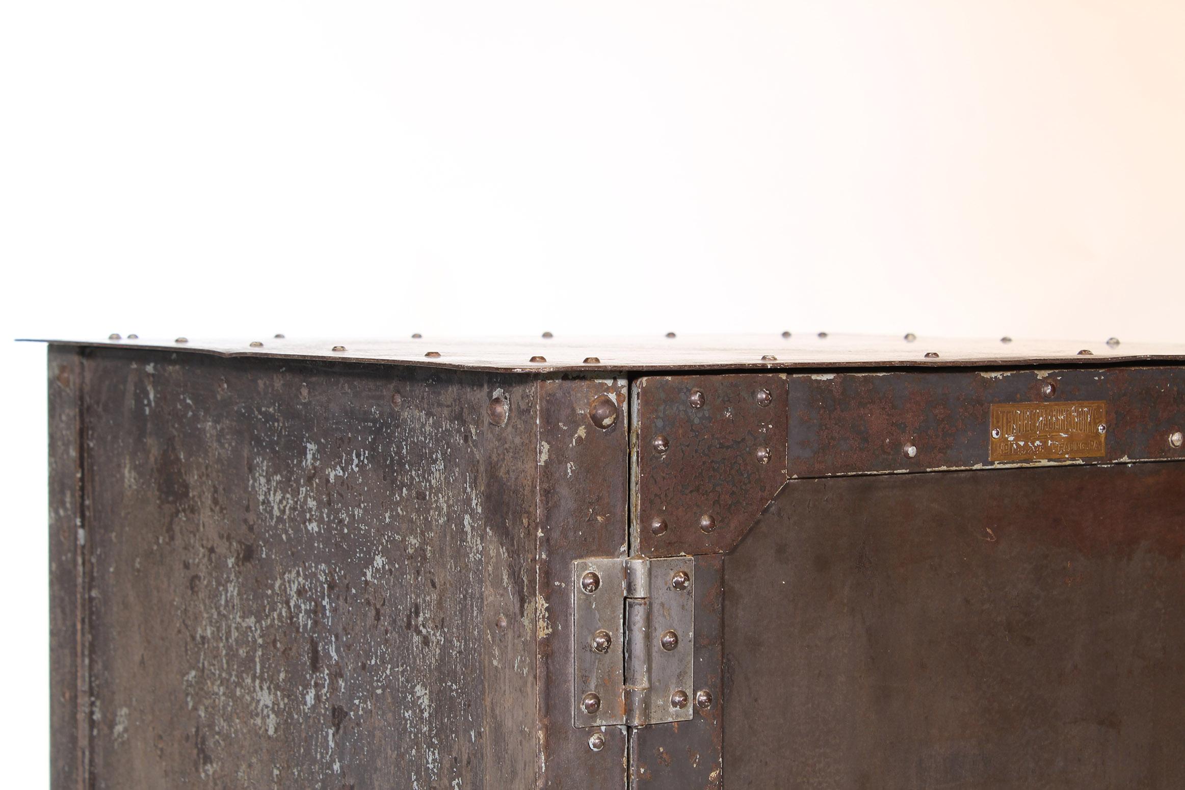 Pair of Vintage Industrial Bedside Tables / Nightstands 4