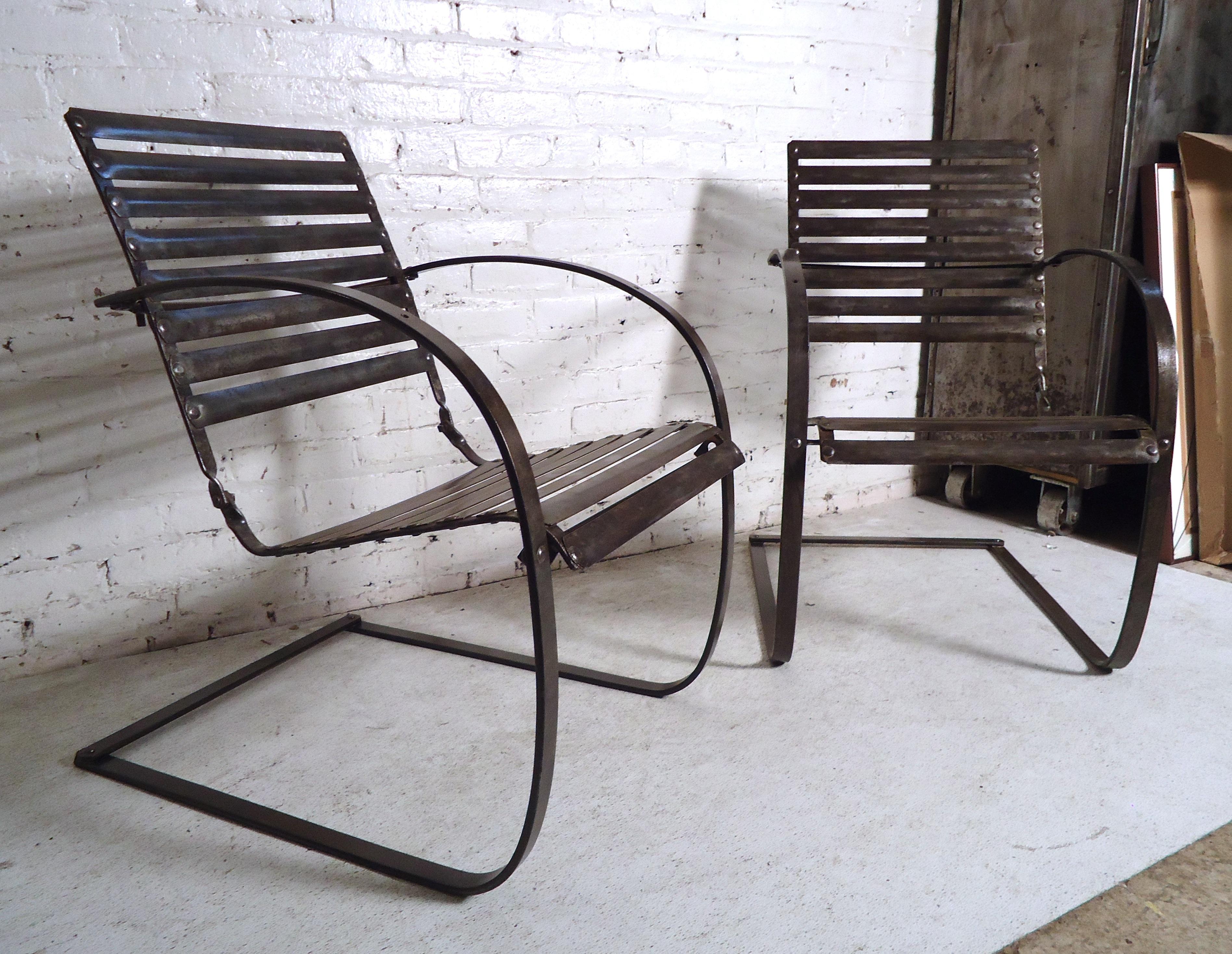 Pair of Vintage Industrial Spring Chairs In Good Condition In Brooklyn, NY