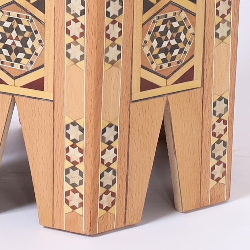 Paar marokkanische Vintage-Ständer oder Tische mit Intarsien im Angebot 2