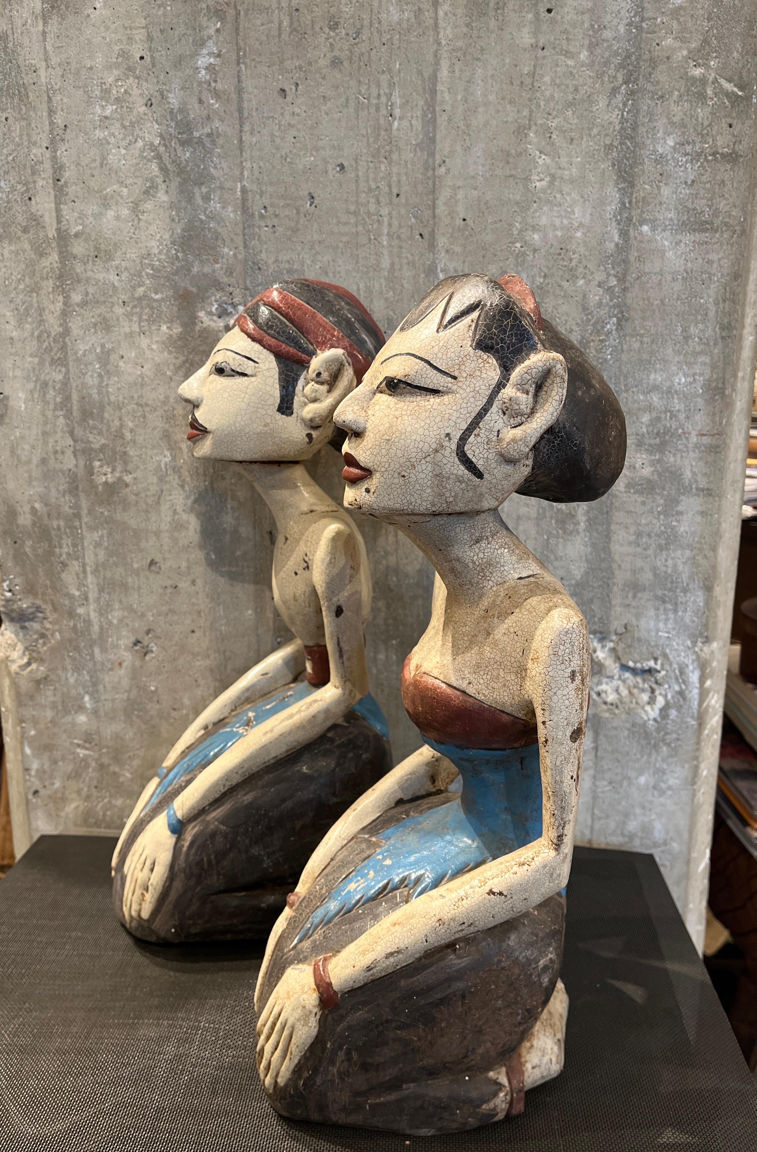 Paar von  Skulpturen „Inseparable Couple“ (Loro Blonyo), Java, Indonesien im Angebot 3