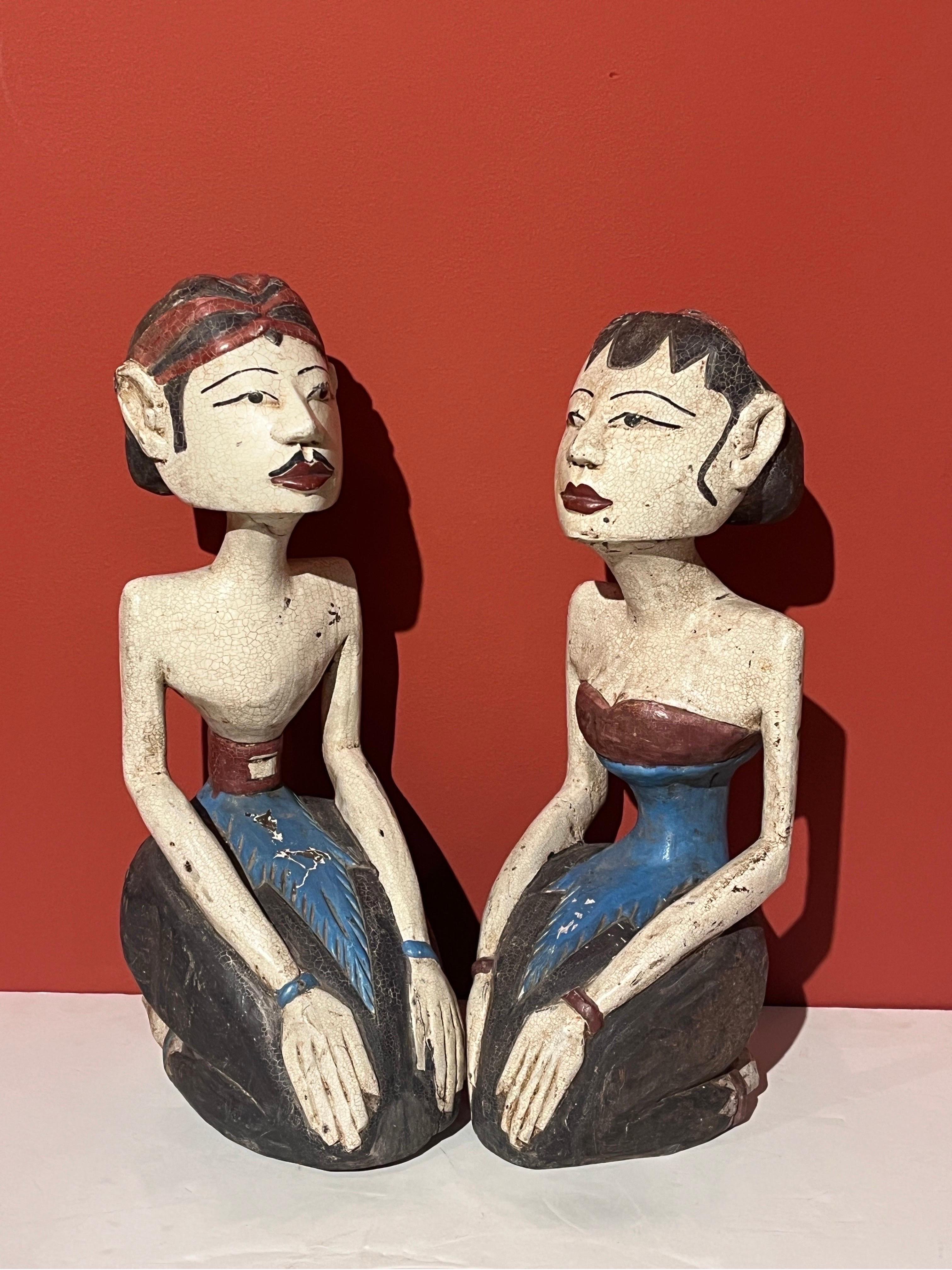 Paar von  Skulpturen „Inseparable Couple“ (Loro Blonyo), Java, Indonesien (Indonesisch) im Angebot