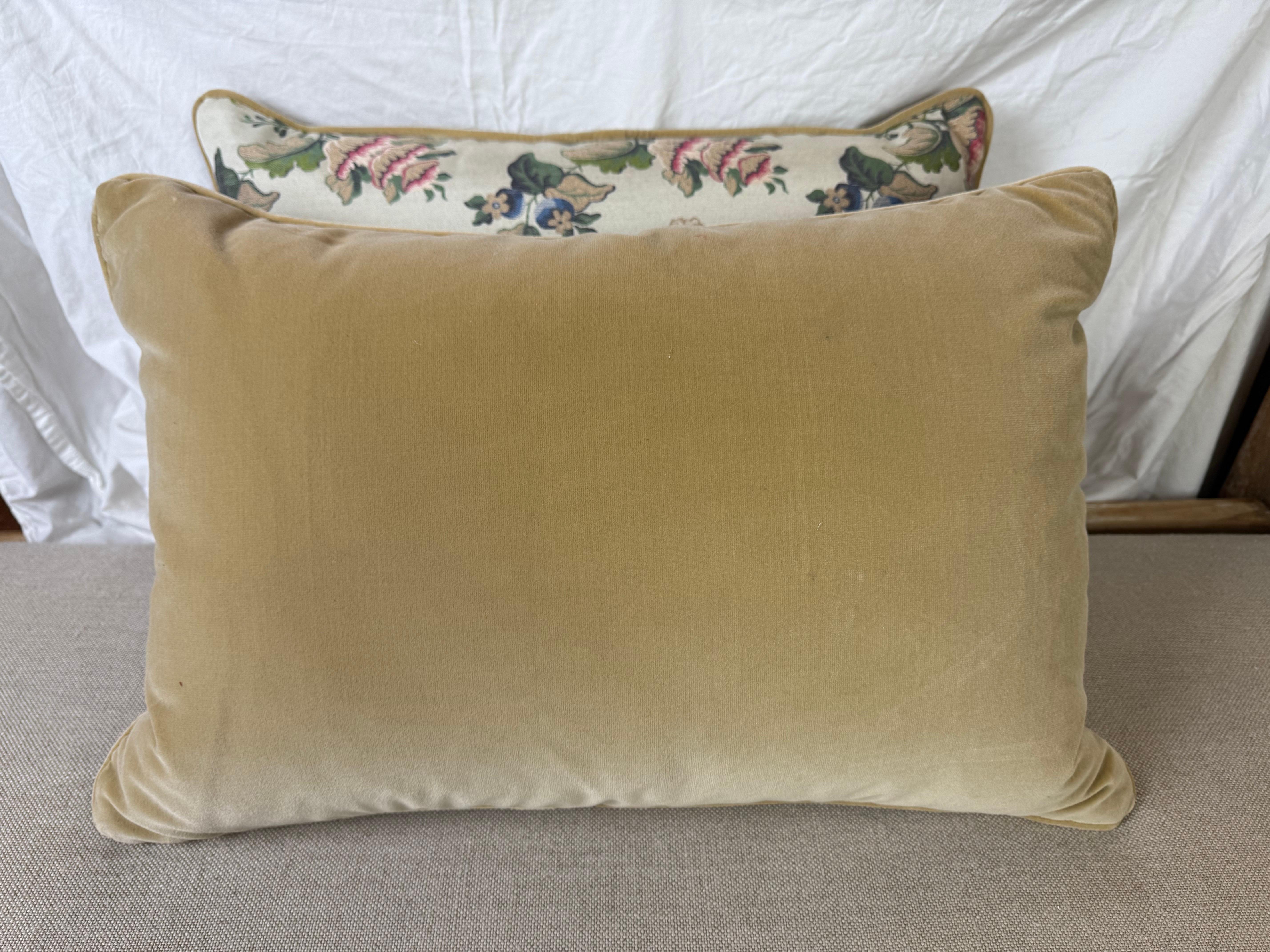 Paire de coussins en brocart à fleurs d'inspiration vintage Neuf - En vente à Los Angeles, CA