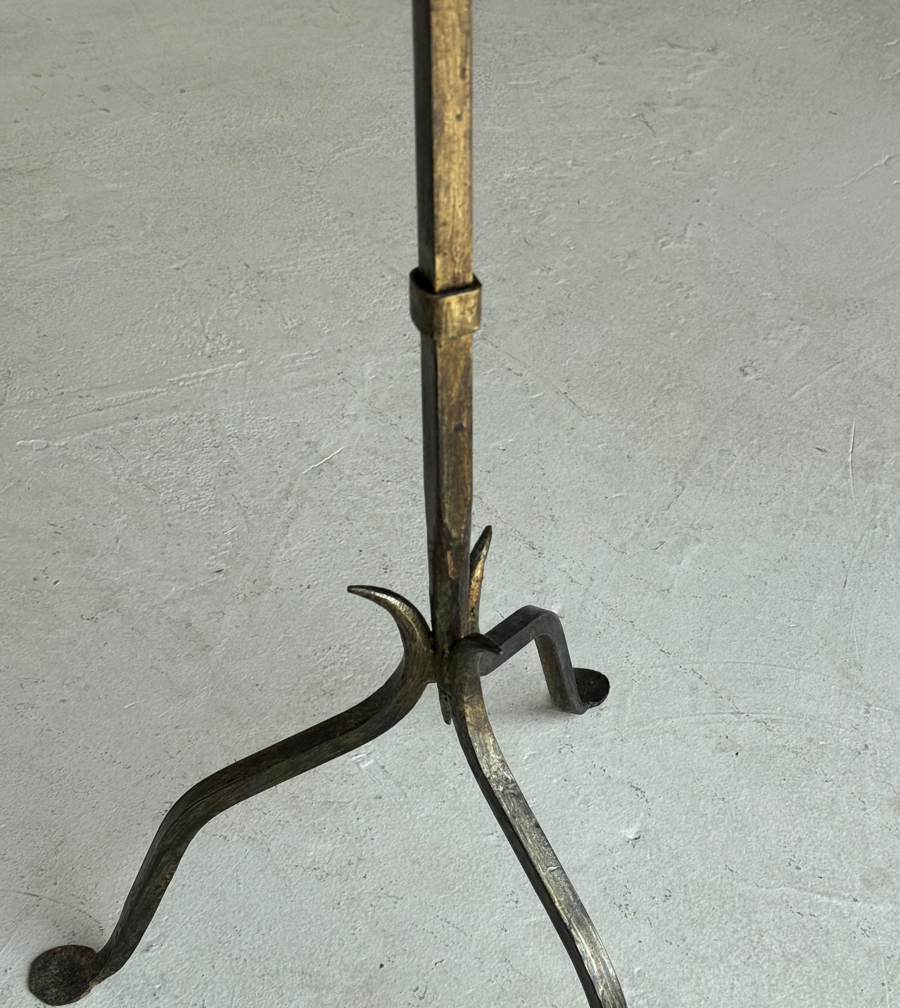 Pair of Vintage-Inspired Spanish Iron Drinks Tables en vente 3
