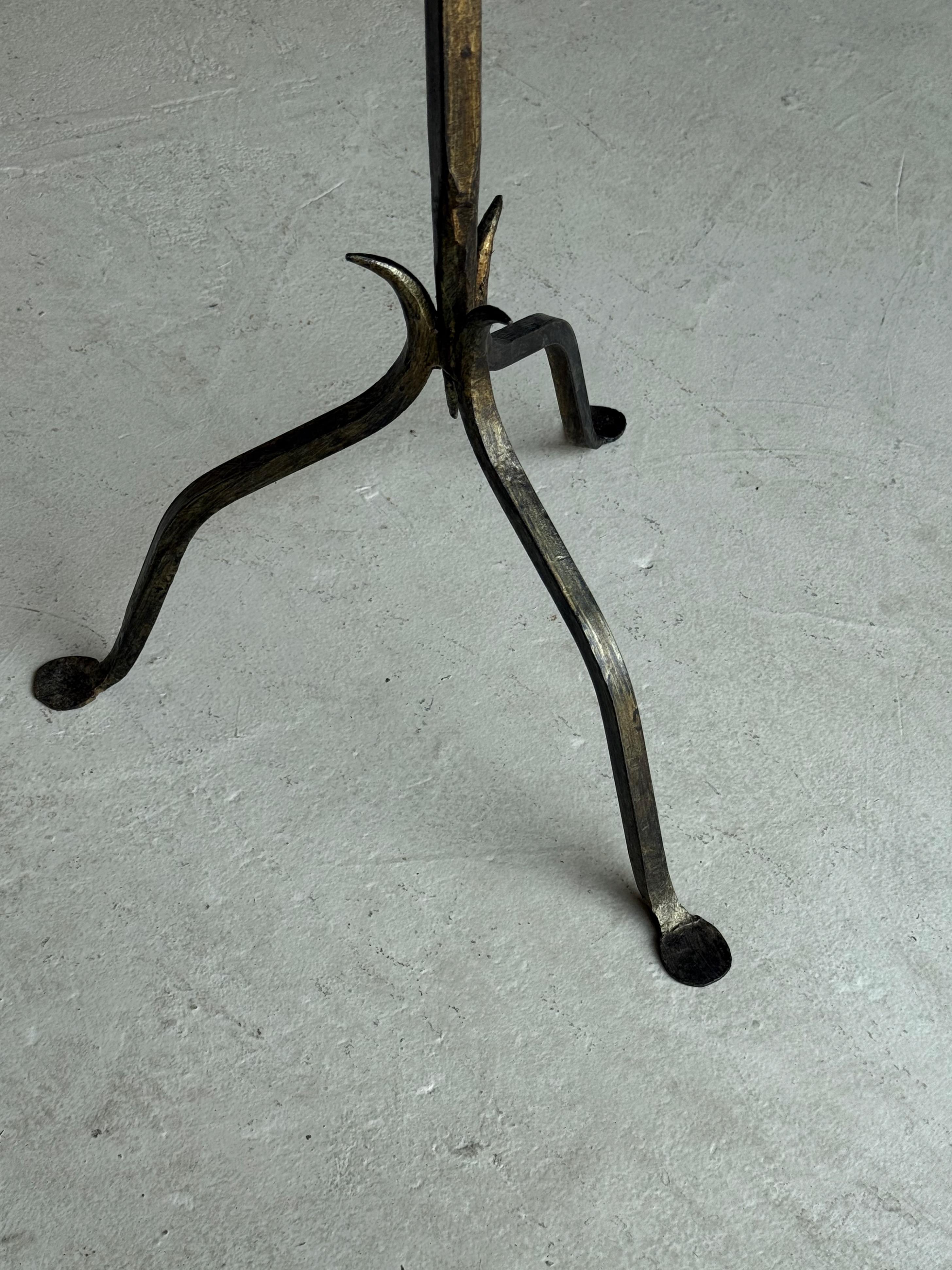 Pair of Vintage-Inspired Spanish Iron Drinks Tables en vente 4