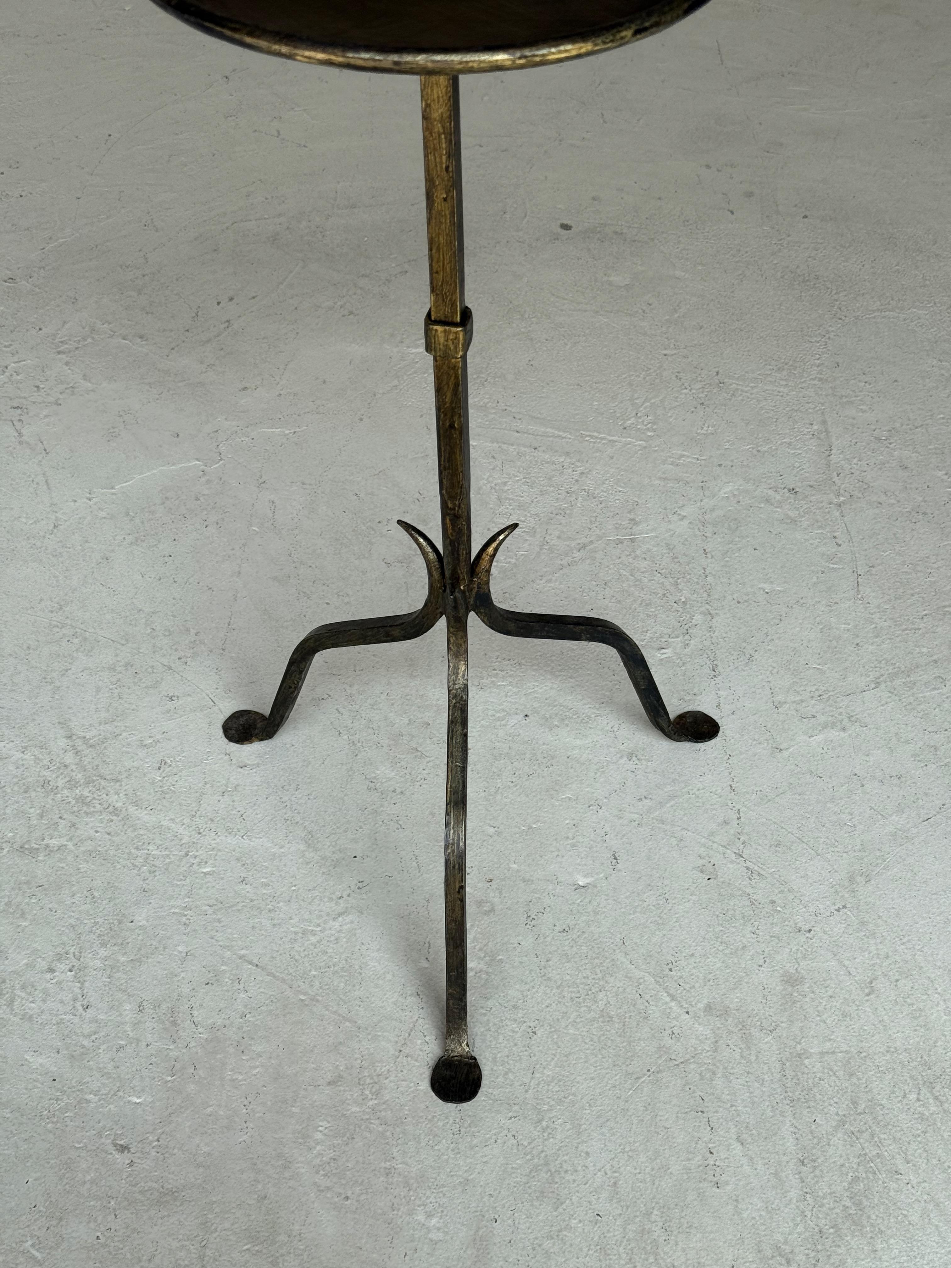 Fer Pair of Vintage-Inspired Spanish Iron Drinks Tables en vente
