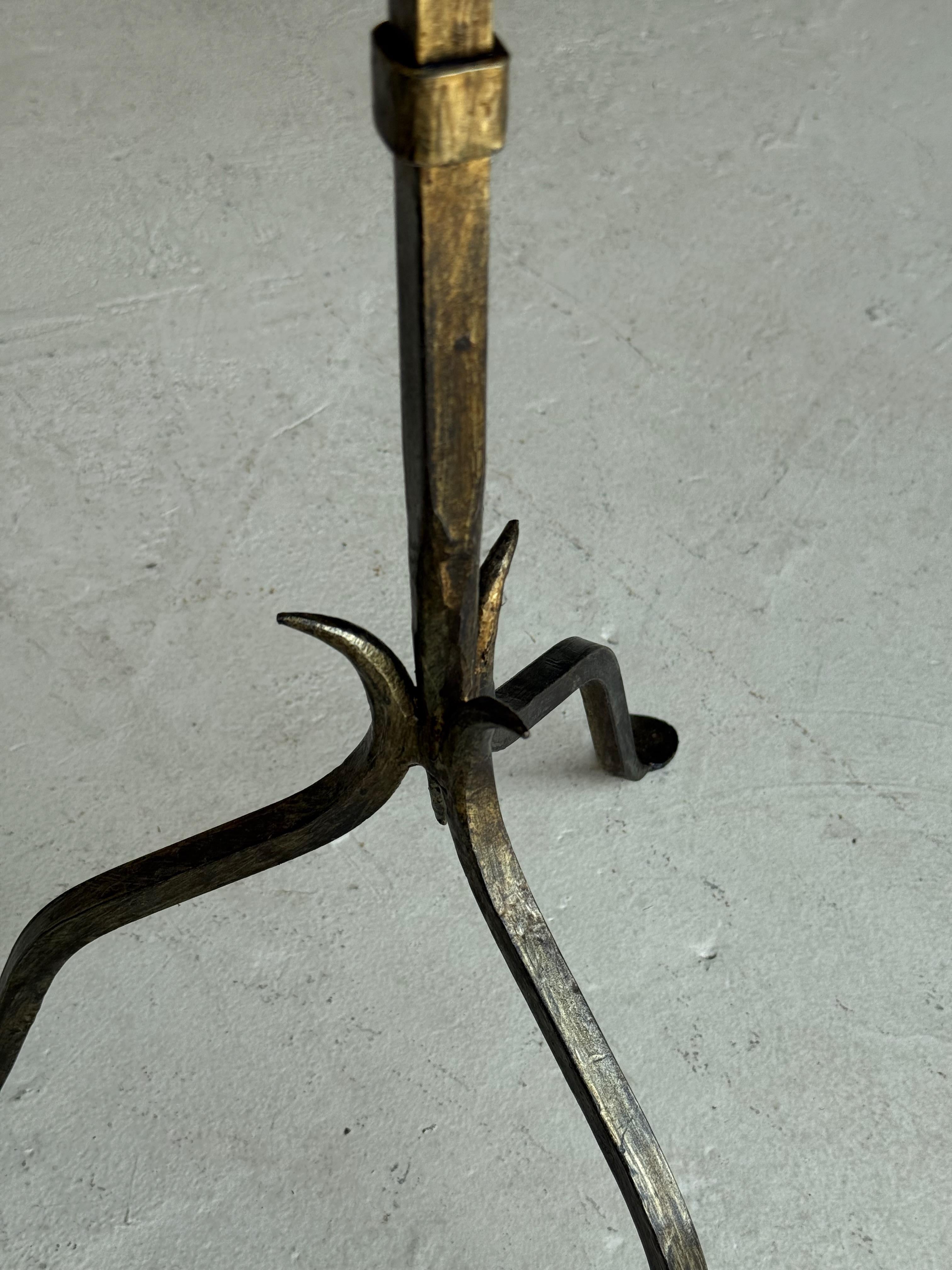 Pair of Vintage-Inspired Spanish Iron Drinks Tables en vente 2