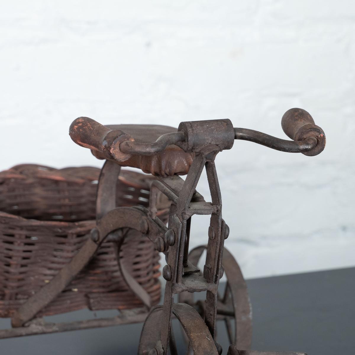 Pair of vintage iron tricycle sculptures For Sale 3