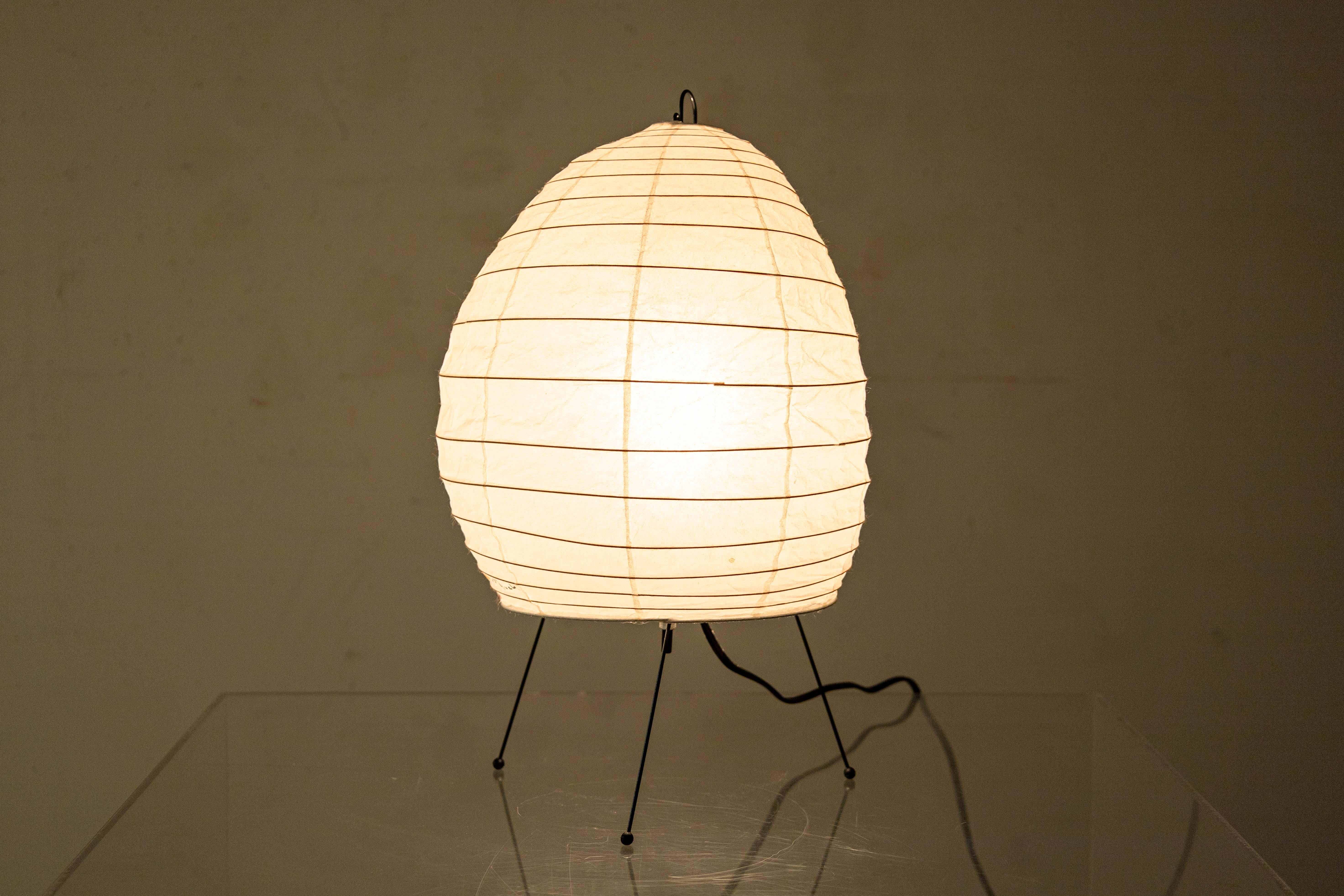 Pareja de lámparas de sobremesa Vintage Isamu Noguchi Akari 1N Light Sculpture en venta 1