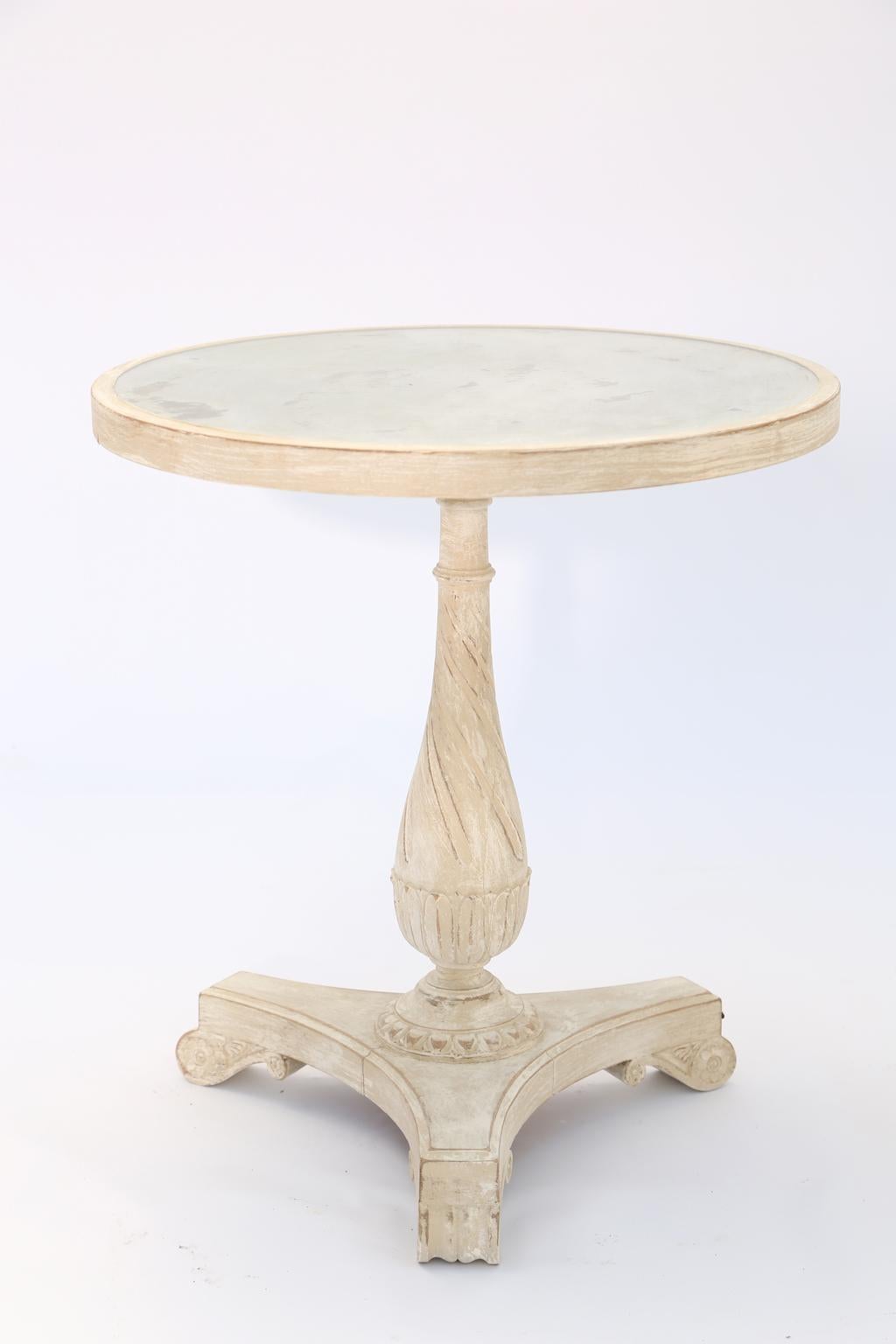 Pair of Vintage Italian Accent Tables with Mirrored Tops 2