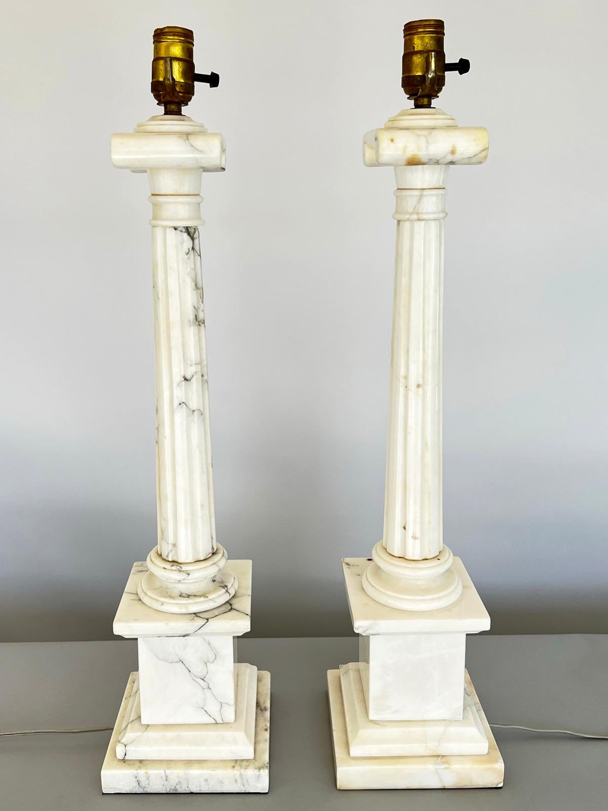 Neoclassical Pair of Vintage Italian Alabaster Columnar Lamps with Ionic Capitals For Sale